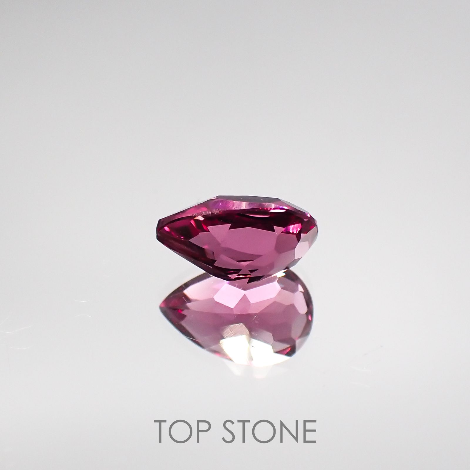 マラヤガーネット(宝石名ガーネット) タンザニア産 1.43ct 識別済[210711609]8.1×5.5mm前後
