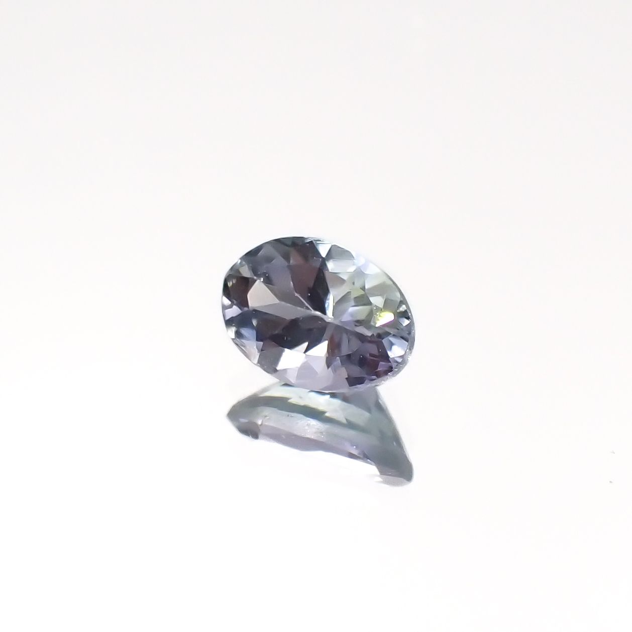 バイカラータンザナイト(宝石名ゾイサイト)タンザニア産 0.47ct 識別済[230421793]5.8x4mm前後