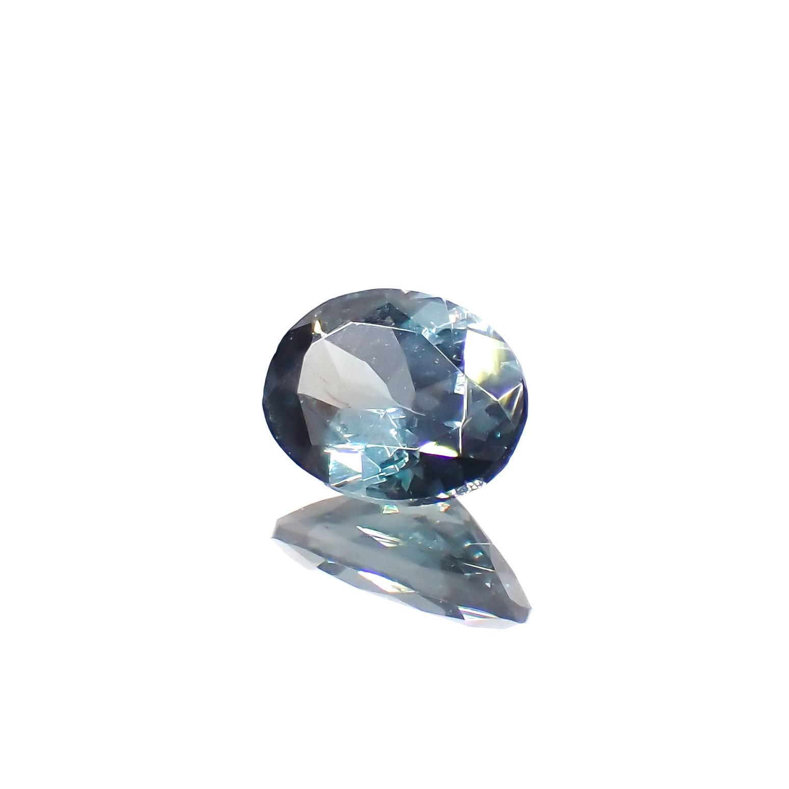 ベキリーブルーガーネット（カラーチェンジガーネット アレキタイプ） マダガスカル・ベキリー産 0.35ct[230923541]5.1x3.8mm前後