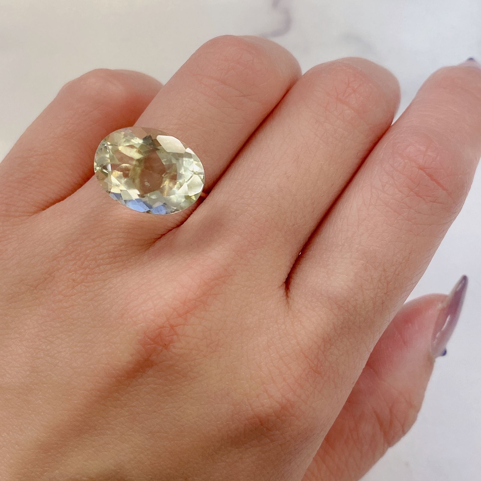 リビアングラス(宝石名インパクトガラス(衝撃溶融ガラス))発見地：エジプト・リビア砂漠 6.66ct 識別済[211213794]16.1x12mm前後