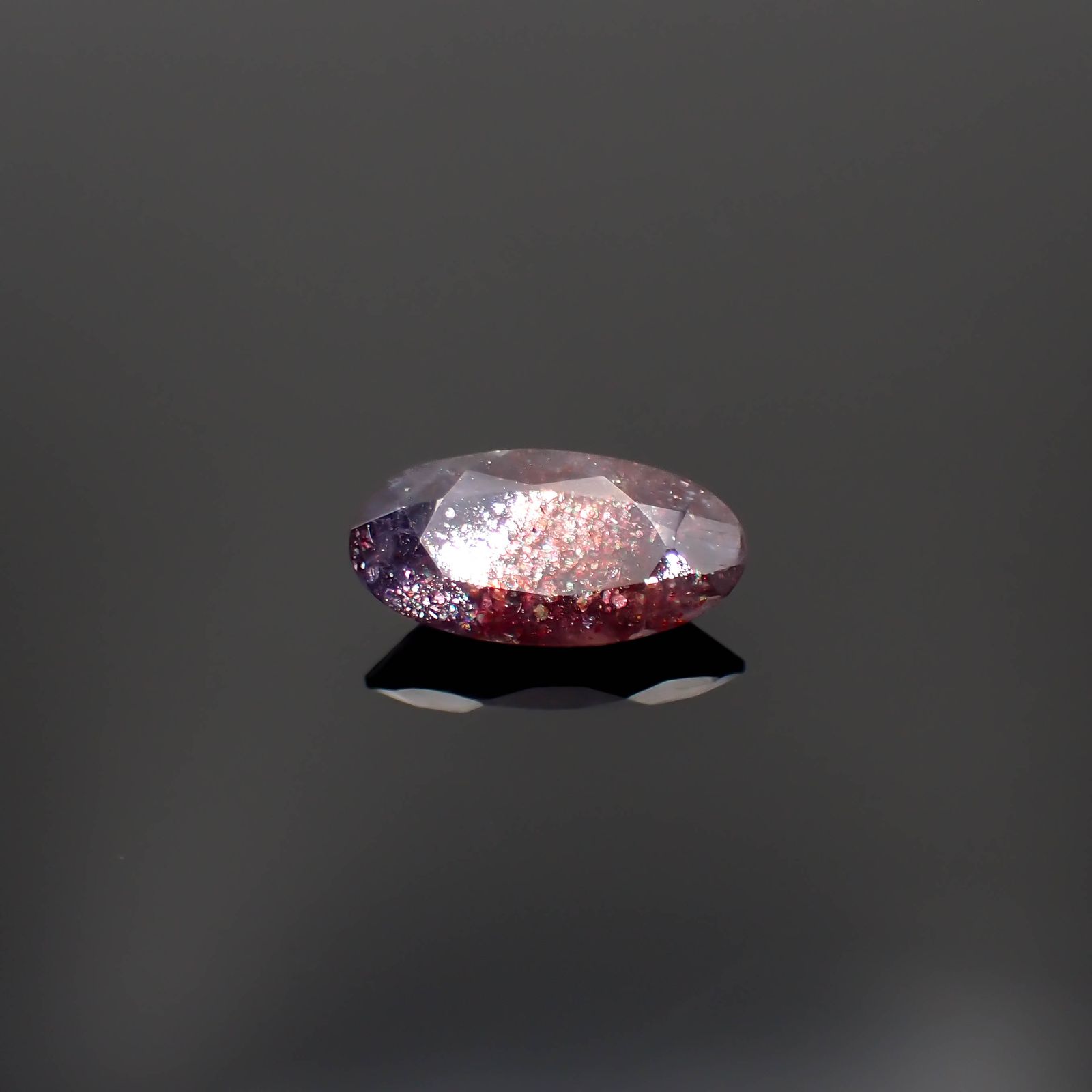 ブラッドショットアイオライト インド産 4.07ct[230522098]16.1x8mm前後