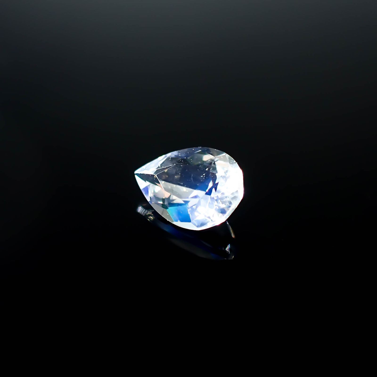 レインボームーンストーン ザンビア産 0.45ct [250730907]6.6x4.6mm前後