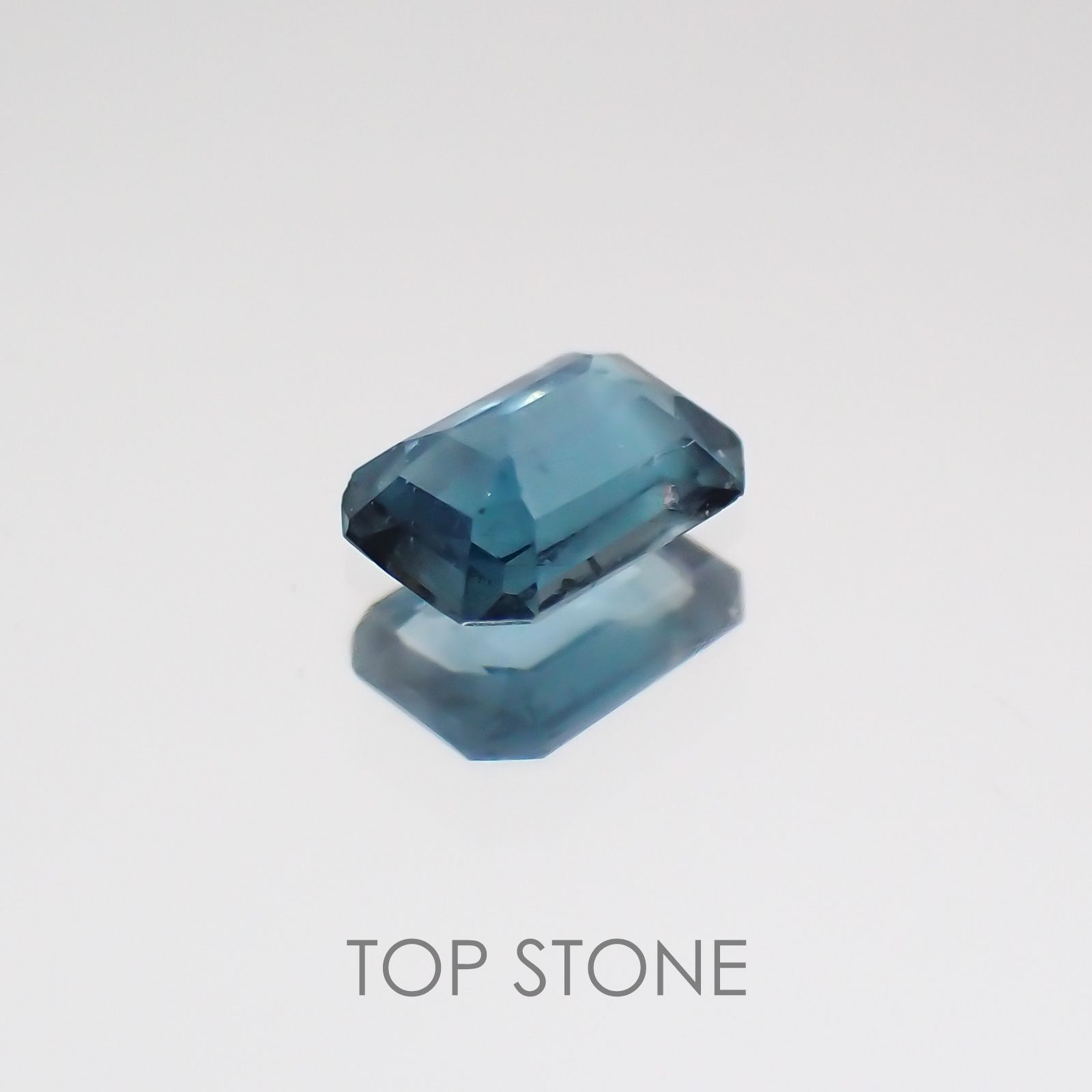 サファリン マダガスカル産 ルース 0.12ct[20128839]3.6×2.6mm前後