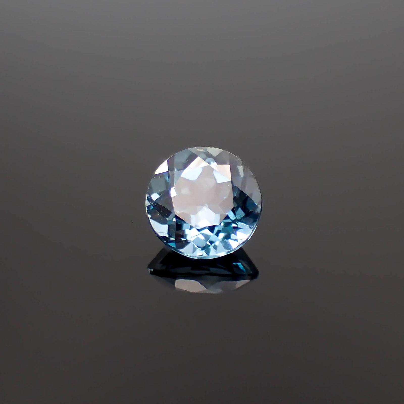 ロンドンブルートパーズ ブラジル産 1.96ct[240326787]7.6x7.6mm前後