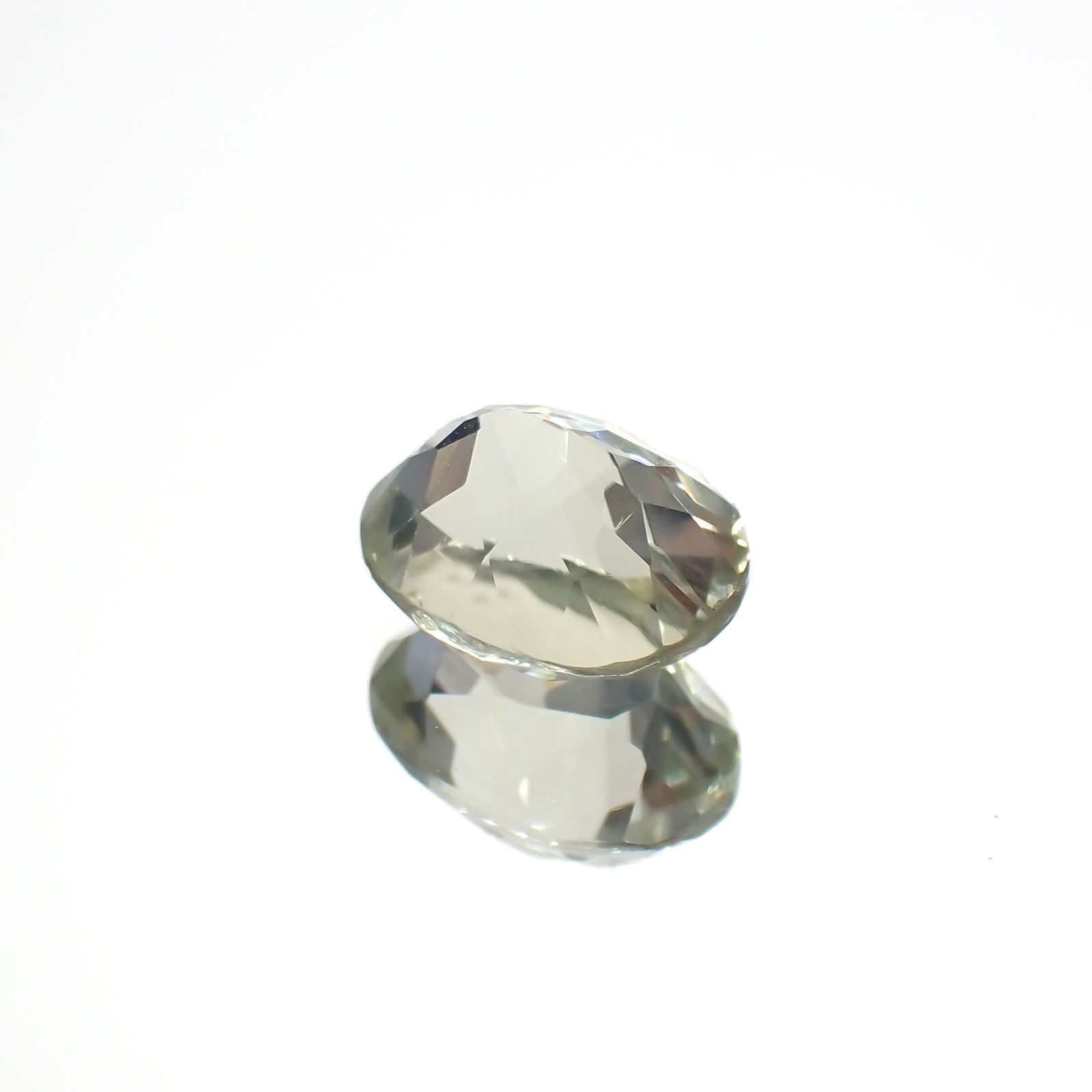 シリマナイト(宝石名シリマナイト)インド産 1.84ct 識別済[221018462]8.1x6.2mm前後