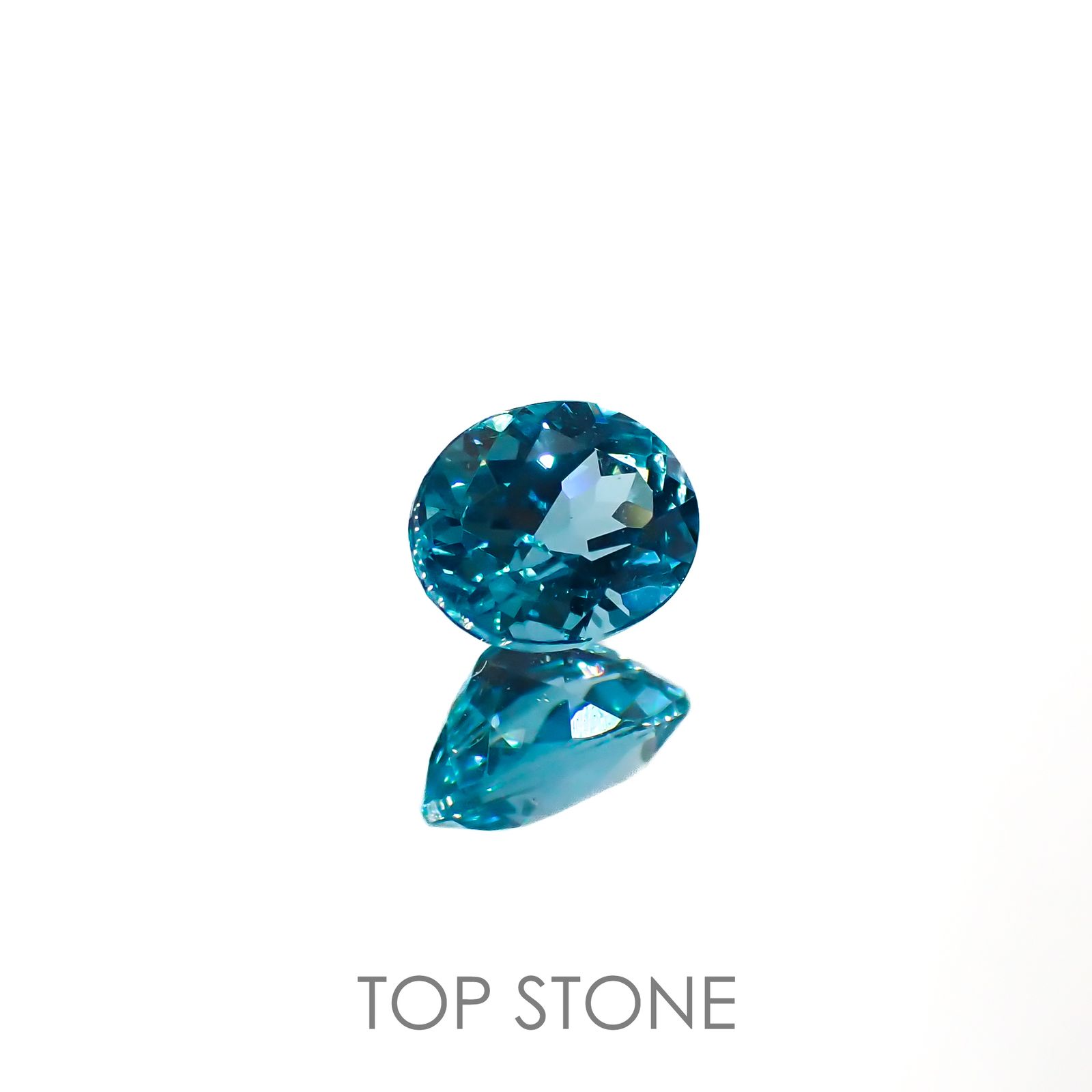 アパタイト(宝石名アパタイト)マダガスカル産 0.78ct 識別済[220616385]6.3x4.9mm前後