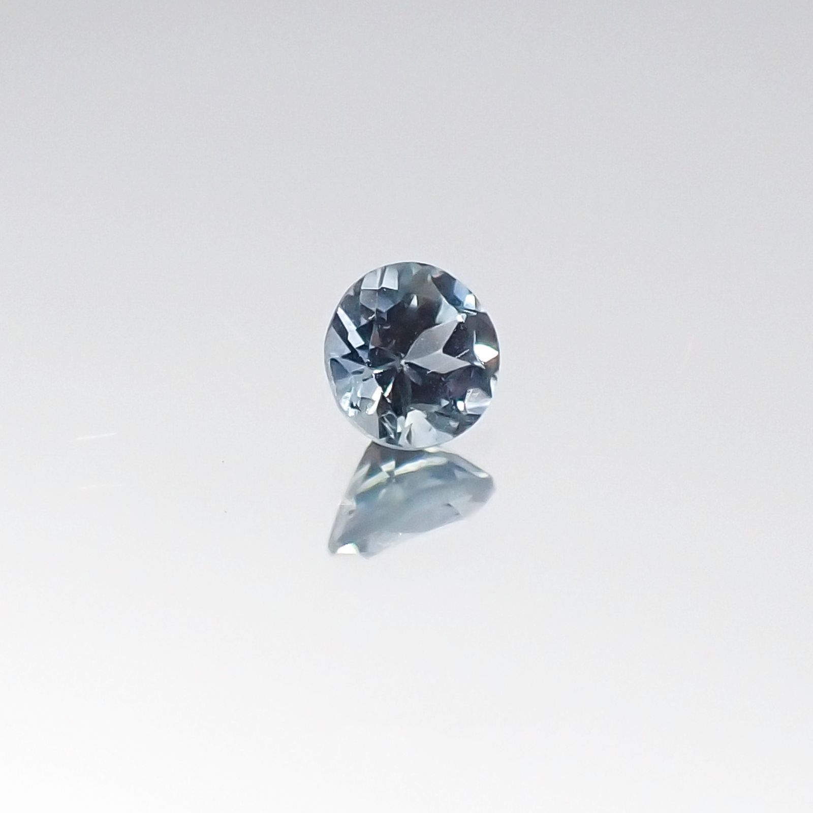 モンタナサファイア アメリカ産 ルース 0.15ct[20096056]3.2×3.2mm前後