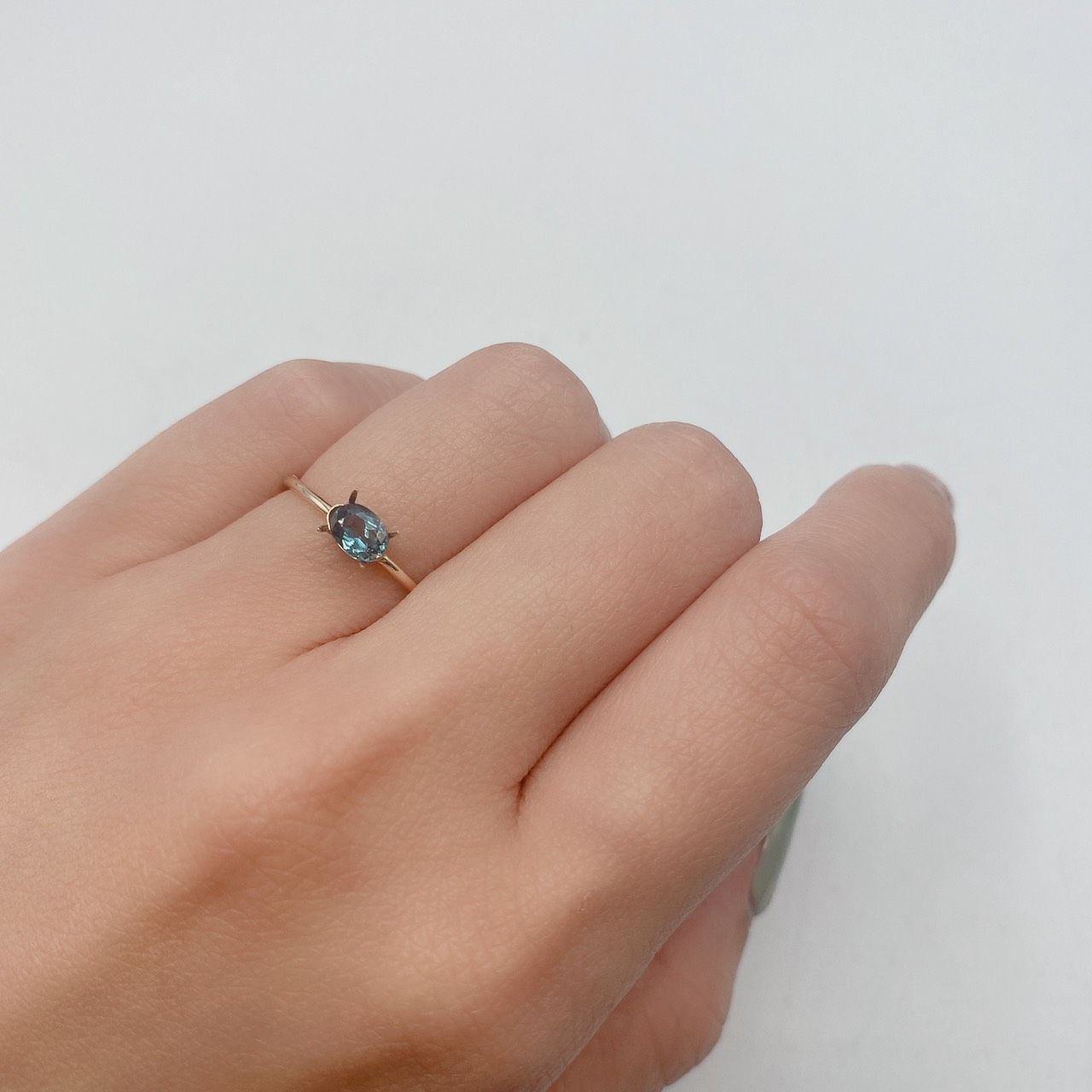 アレキサンドライト ブラジル産 ルース 0.44ct[210310316]5.4×3.8mm前後