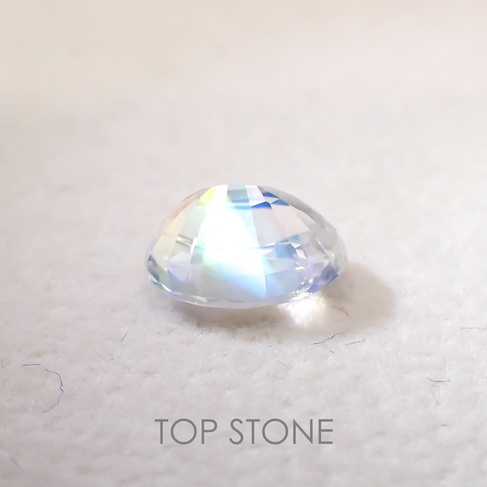 レインボームーンストーン(アンデシンラブラドライト) マダガスカル産 ルース 1.37ct[210310394]8.1×6.1mm前後