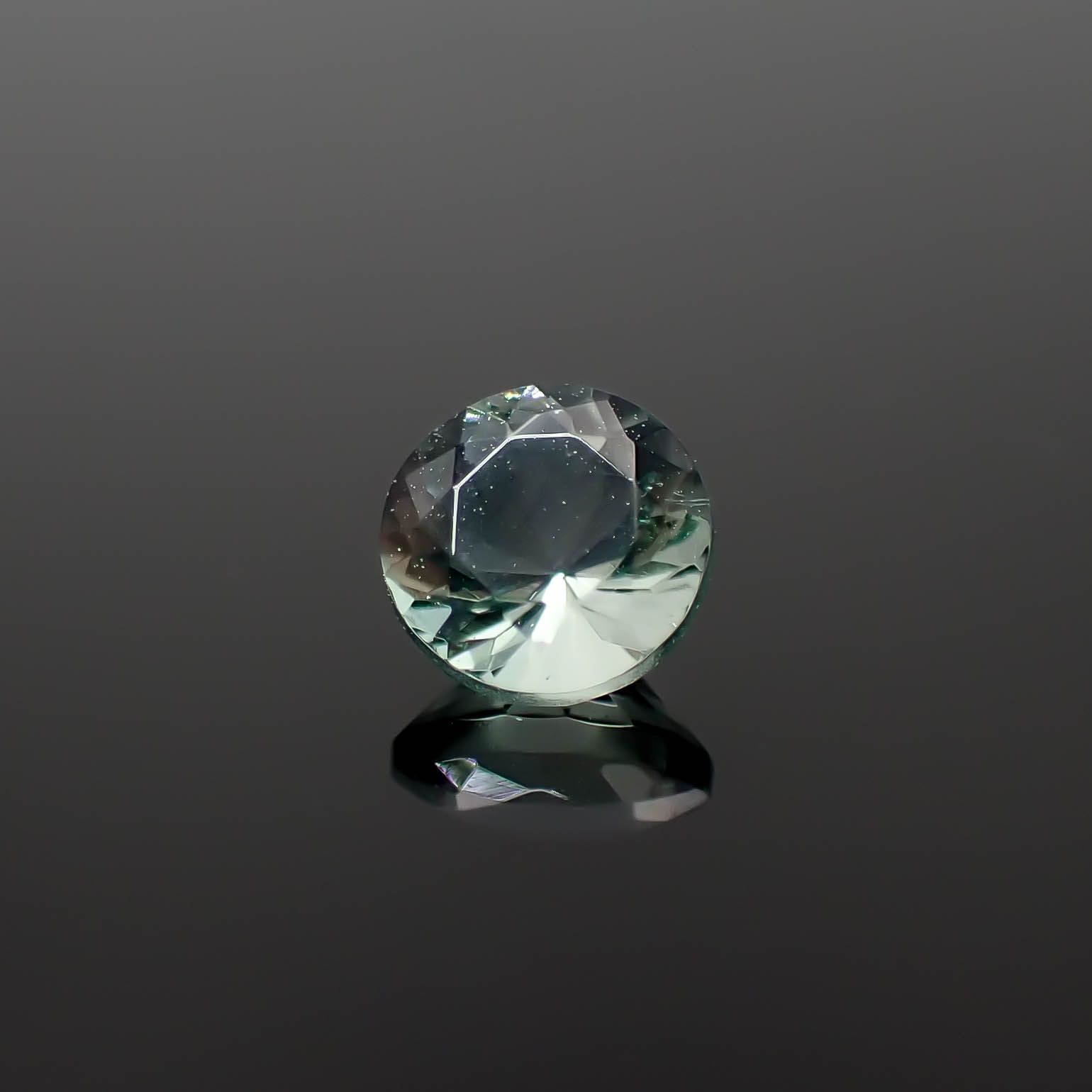 フローライト フルオレッセンス イギリス・ロジャリー鉱山産 0.53ct[240928904]4.9x4.9mm前後