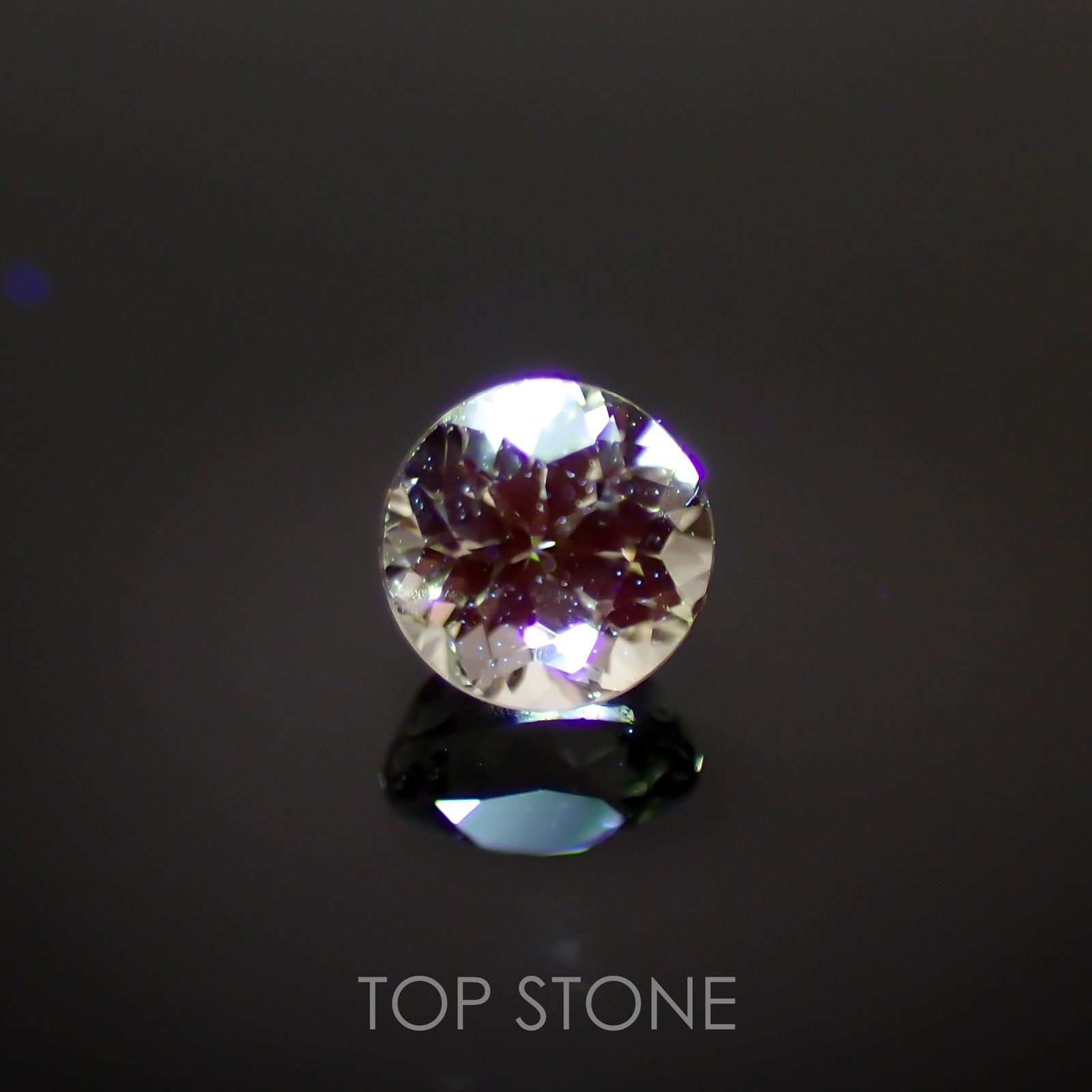 リューコガーネット(宝石名ホワイト グロッシュラー・ガーネット)ビルマ産 0.23ct 識別済[220115439]3.3x3.3mm前後