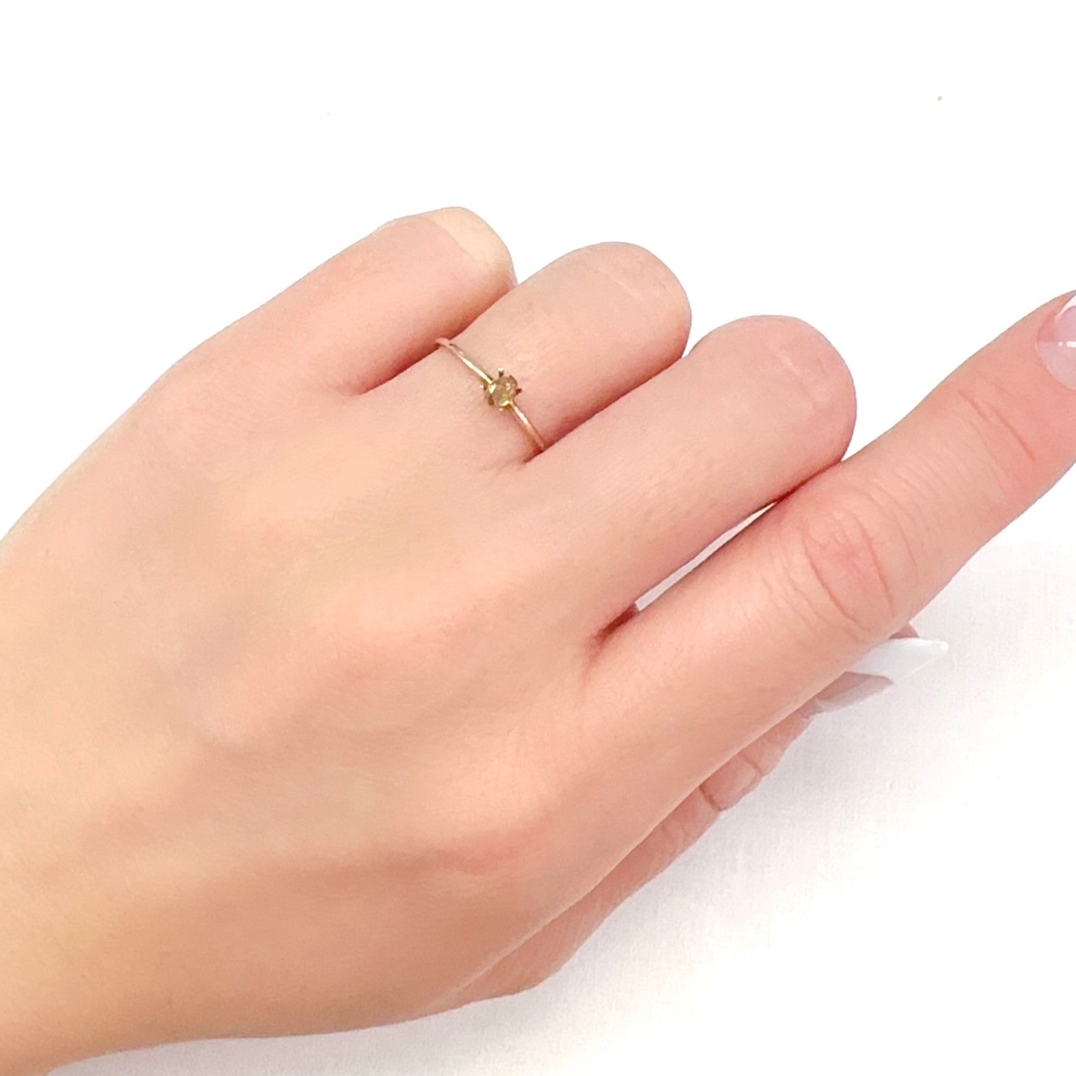 イエローダイヤモンド SI-2/FANCY DEEP BROWNISH YELLOW ORANGE (宝石名ダイアモンド) 0.151ct ソ付(CGL)[240125395]3.87x2.68mm前後