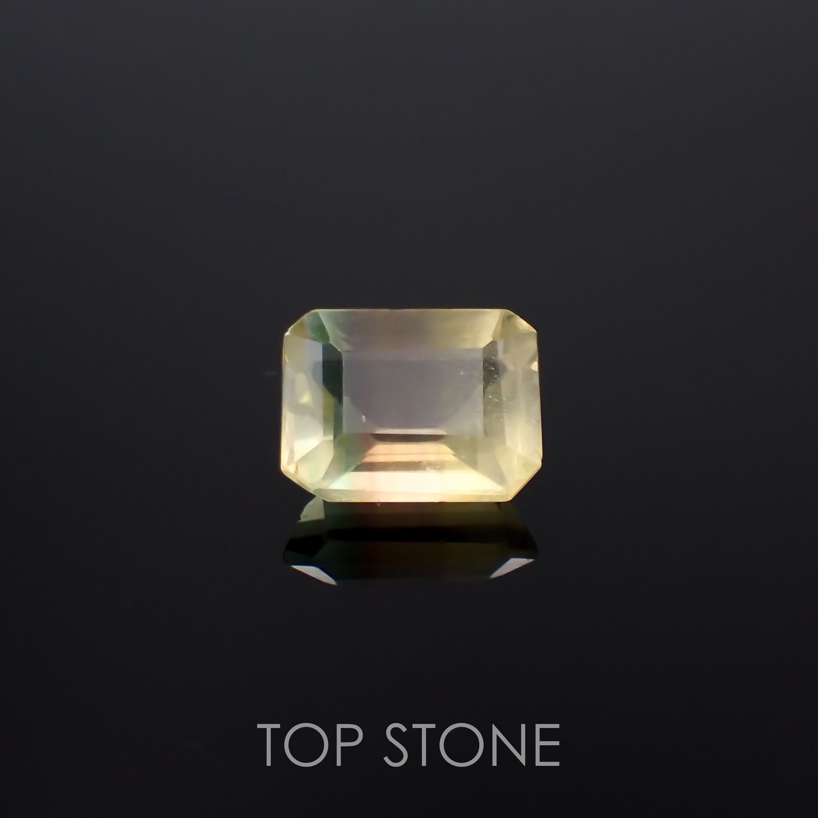 バイカラーフローライト ブラジル産 2.71ct[230119746]8.8x7mm前後