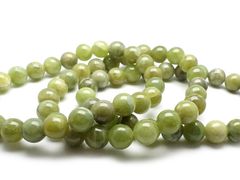 ベスビアナイトのビーズ