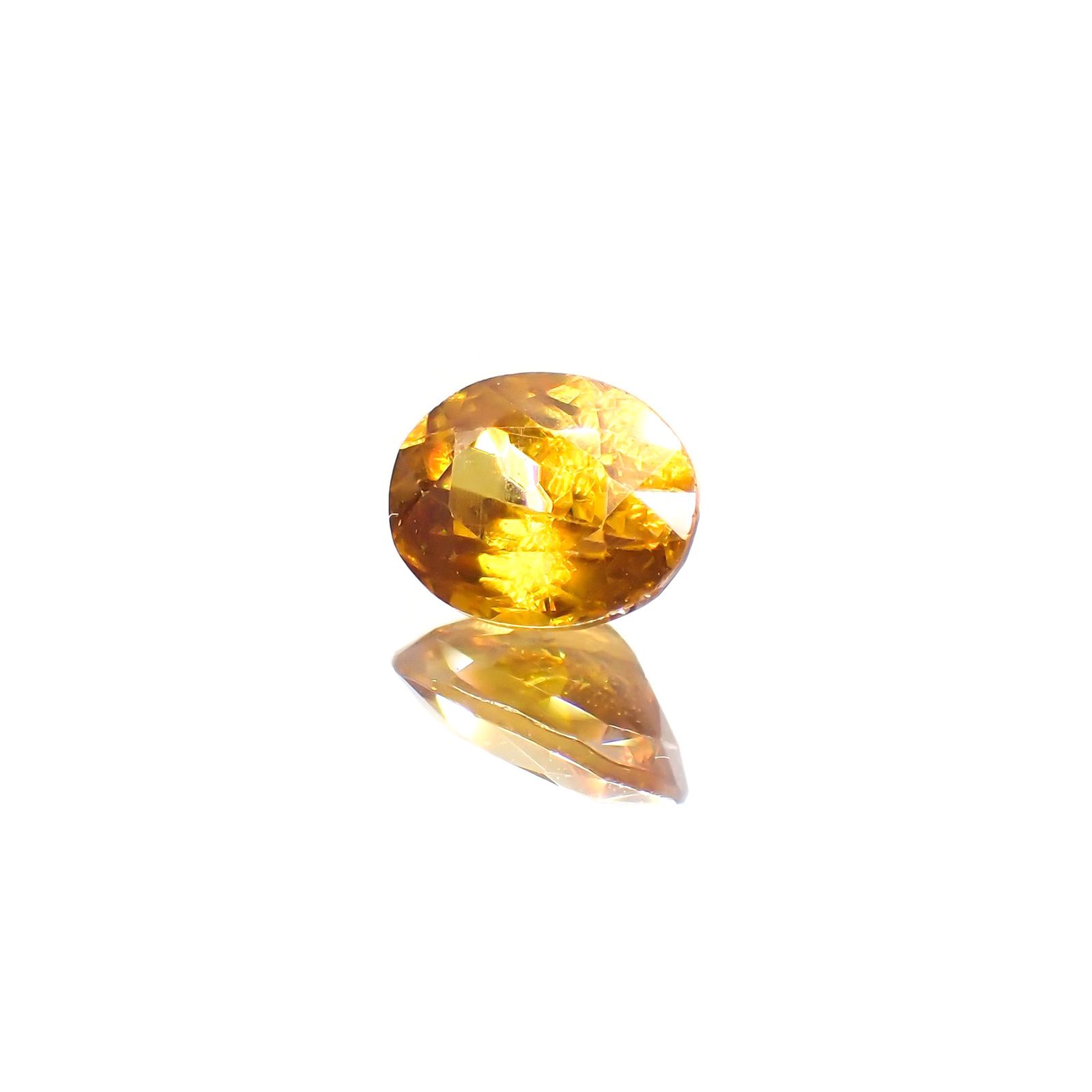 ゴールデンスフェーン(宝石名スフェーン) マダガスカル産 1.34ct 識別済[210812758]7.7×5.9mm前後
