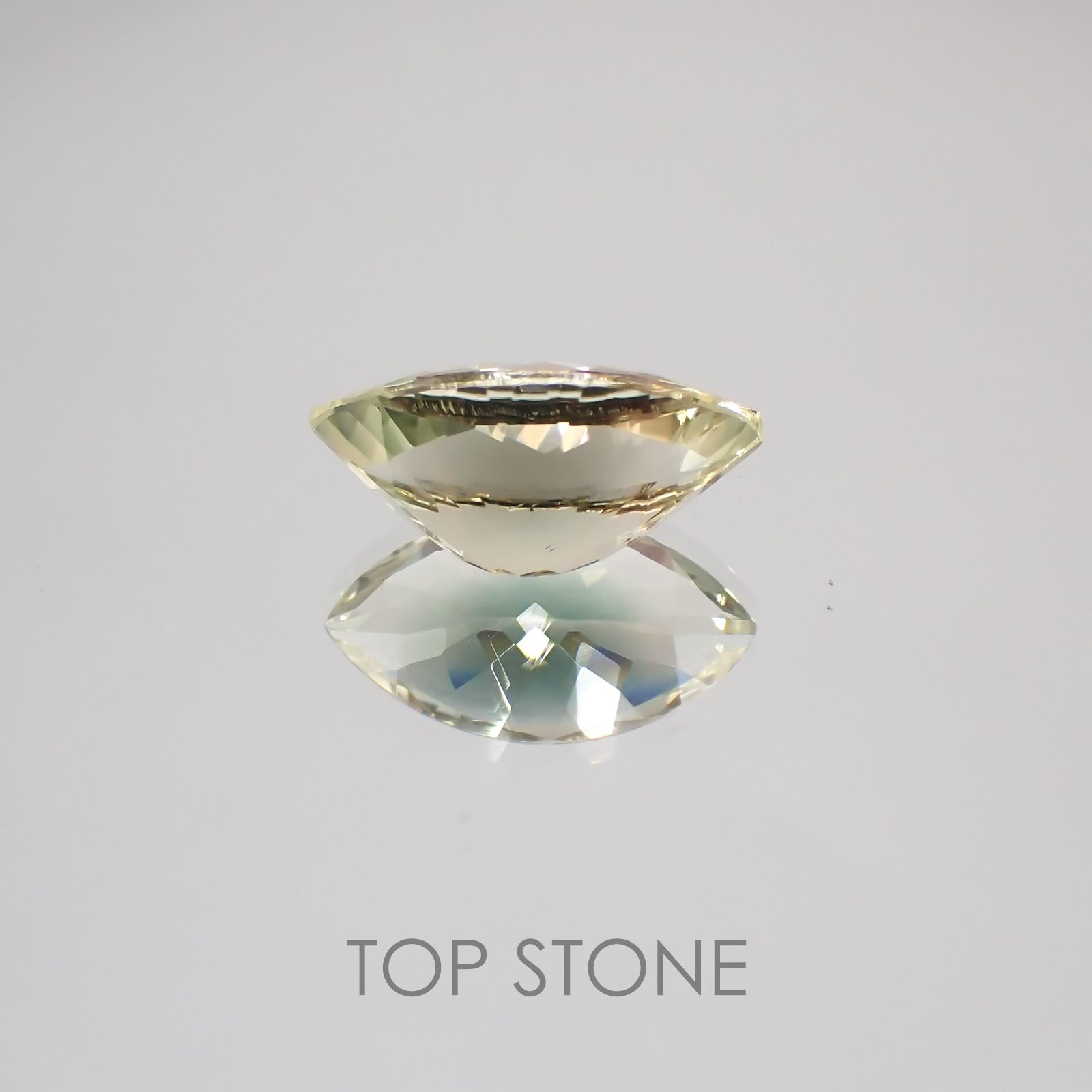 バイカラーオレゴンサンストーン(宝石名バイカラー・ラブラドライト) アメリカ・オレゴン州産 3.307ct ソ付(彩珠)[210410539]14.1×7.6mm前後