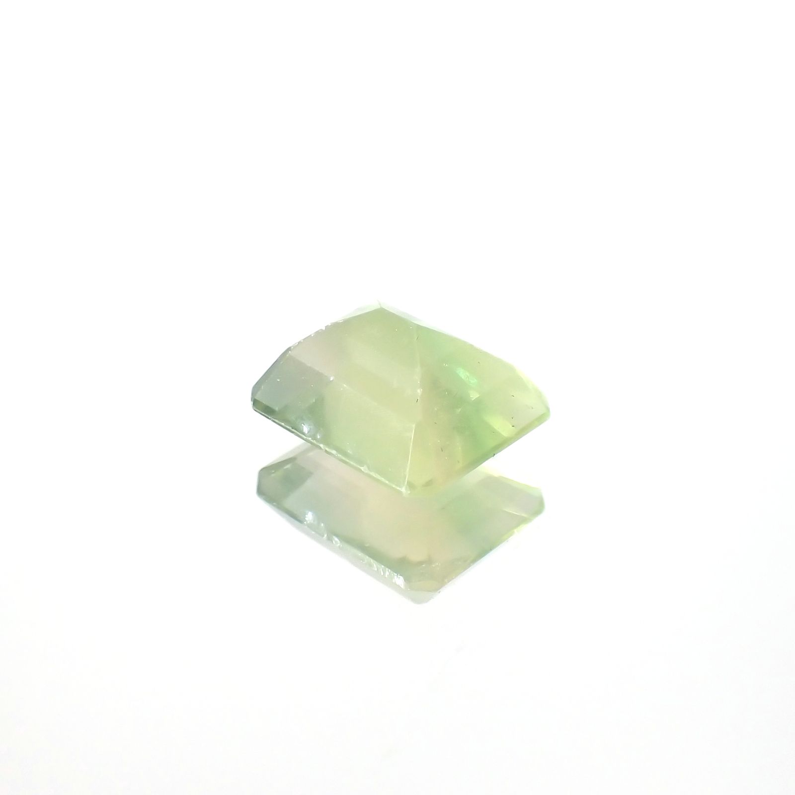 バイカラーフローライト フルオレッセンス ブラジル産 3.57ct[230722974]9.8x8mm前後