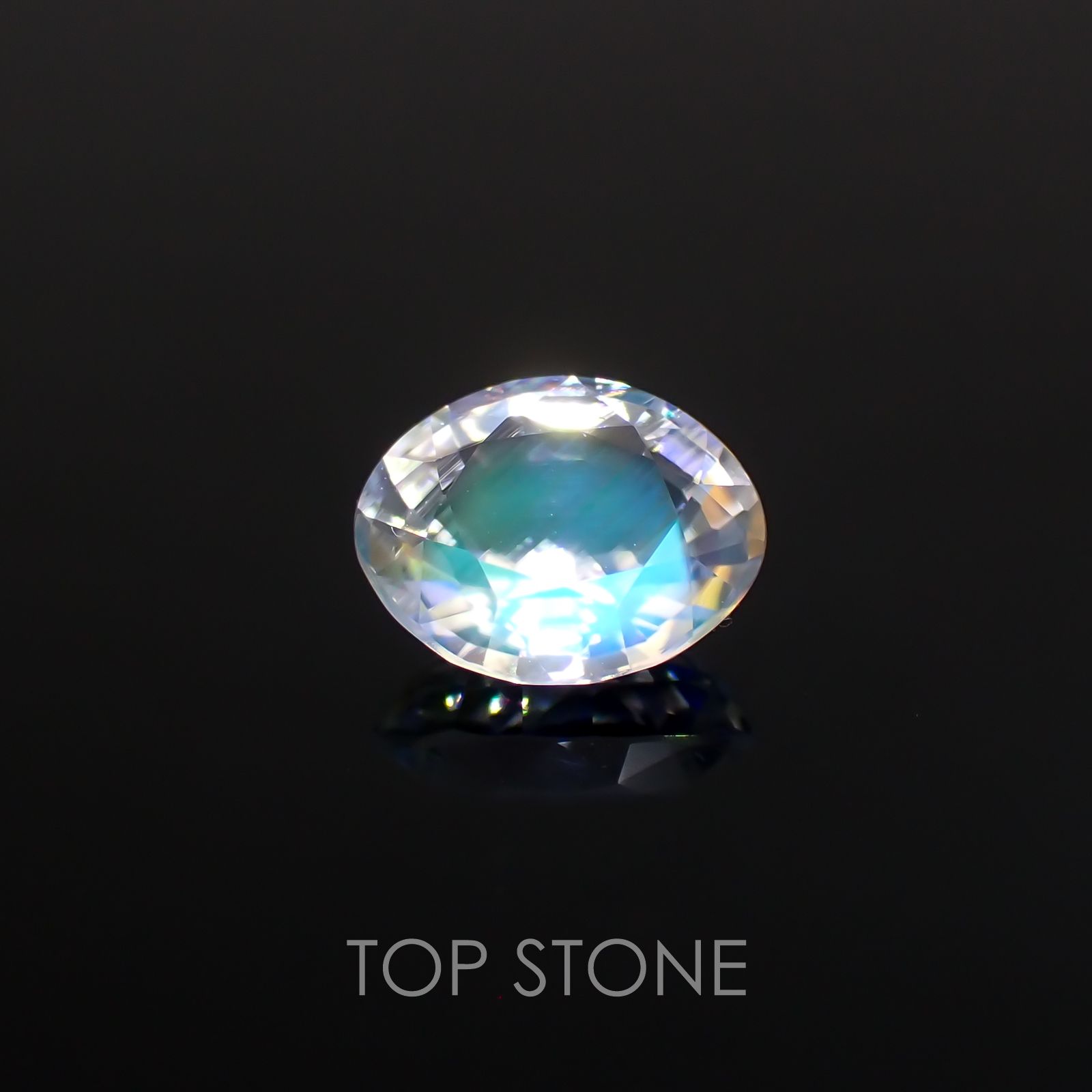 レインボームーンストーン(アンデシンラブラドライト) マダガスカル産 ルース 0.88ct[210310395]7.1×5.8mm前後