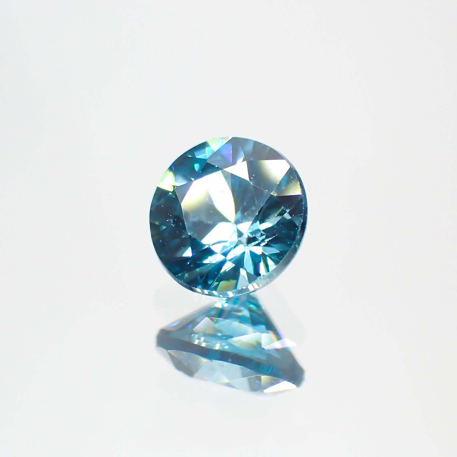 ブルージルコン(宝石名ジルコン) カンボジア産 0.77ct 識別済[211013447]5.1×5.1mm前後