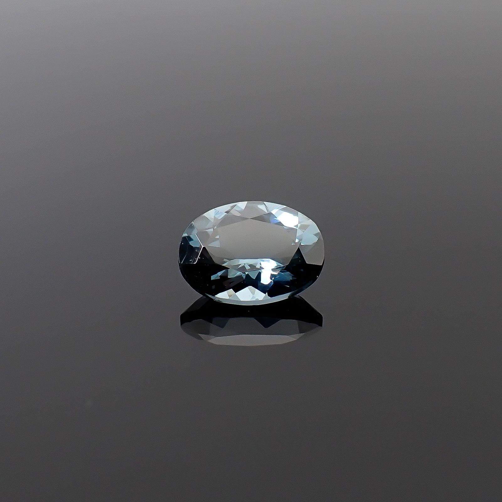 ブルーイッシュグレースピネル モザンビーク産 1.15ct / 7.5x5.5mm前後 [260632517]