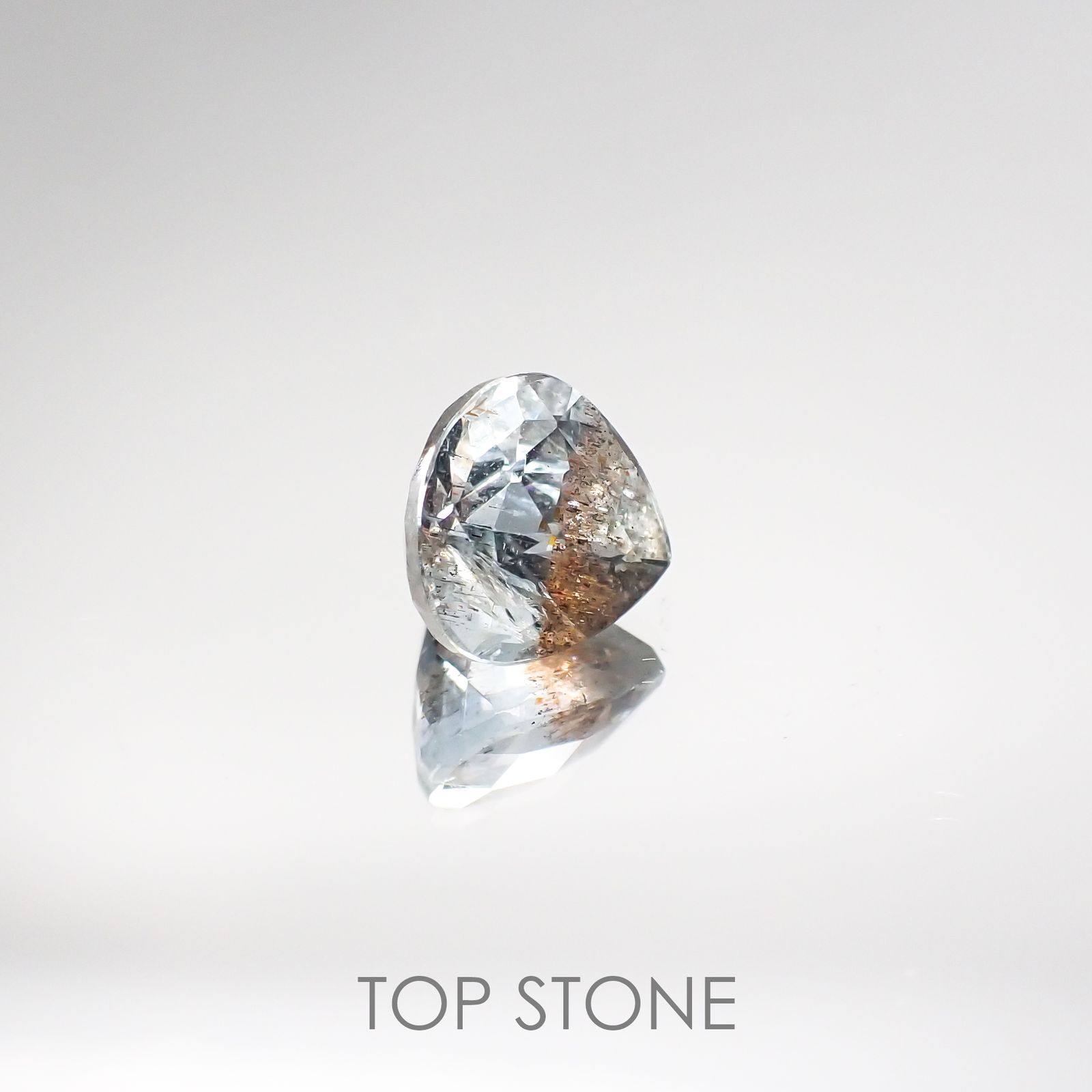 アベンチュリンアクアマリン(宝石名アクアマリン) ナイジェリア産 2.19ct 識別済[210712980]8.1×8mm前後