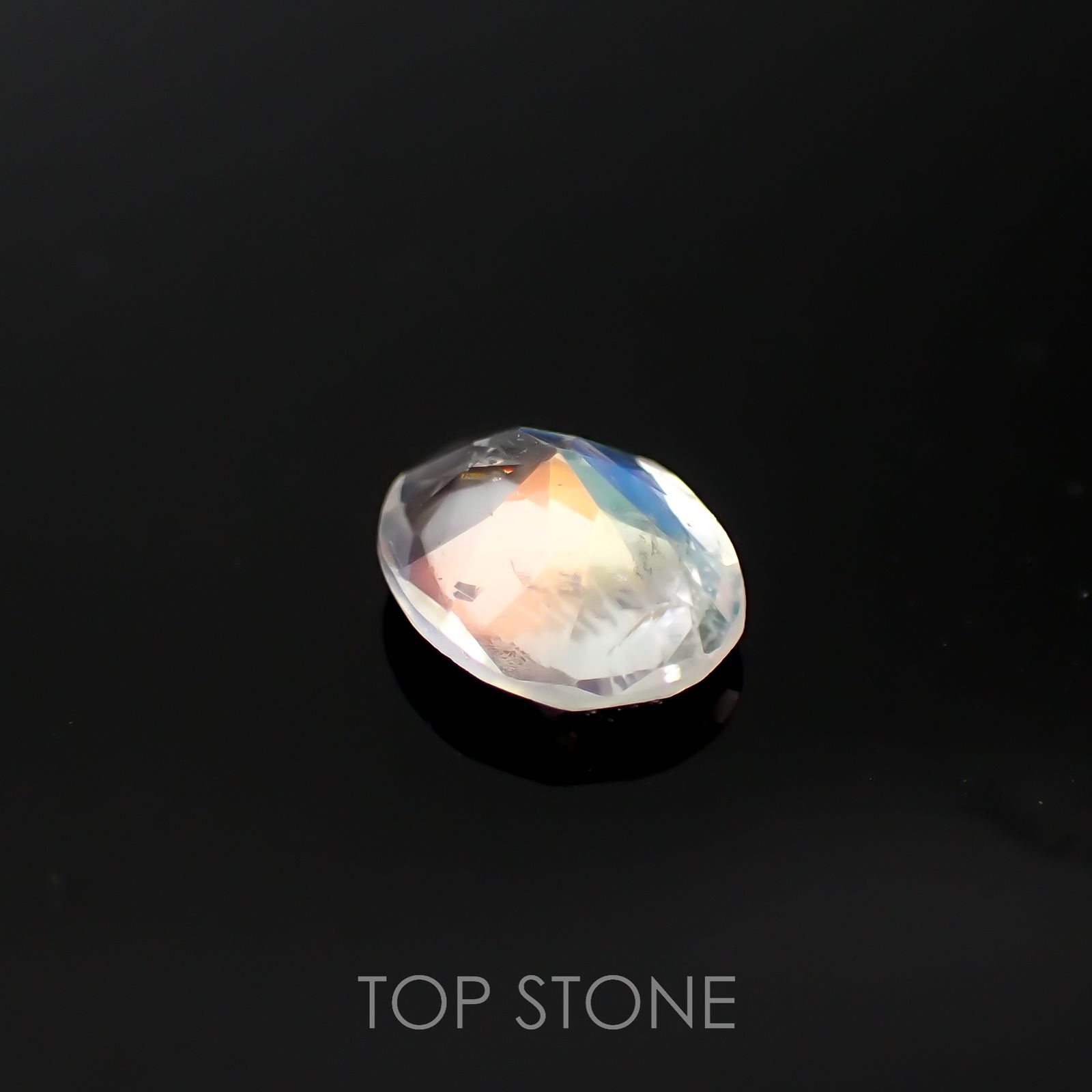 レインボームーンストーン(宝石名ラブラドライト)タンザニア産 0.72ct 識別済[220817477]7.2x5.6mm前後