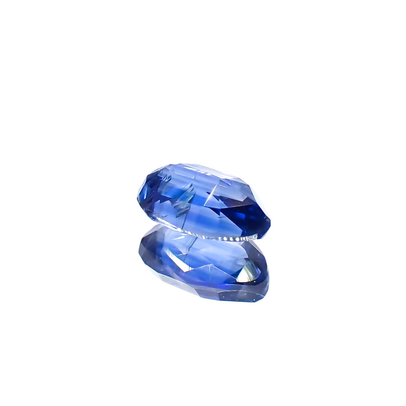 カイヤナイト(宝石名カイヤナイト)ネパール産 0.87ct 識別済[231124253]7.2x5mm前後