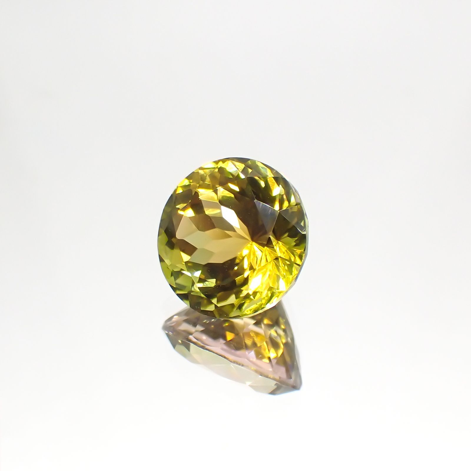 バイカラートルマリン(宝石名トルマリン)ナイジェリア産 4.349ct ソ付(彩珠)[231124210]10.2x10.2mm前後