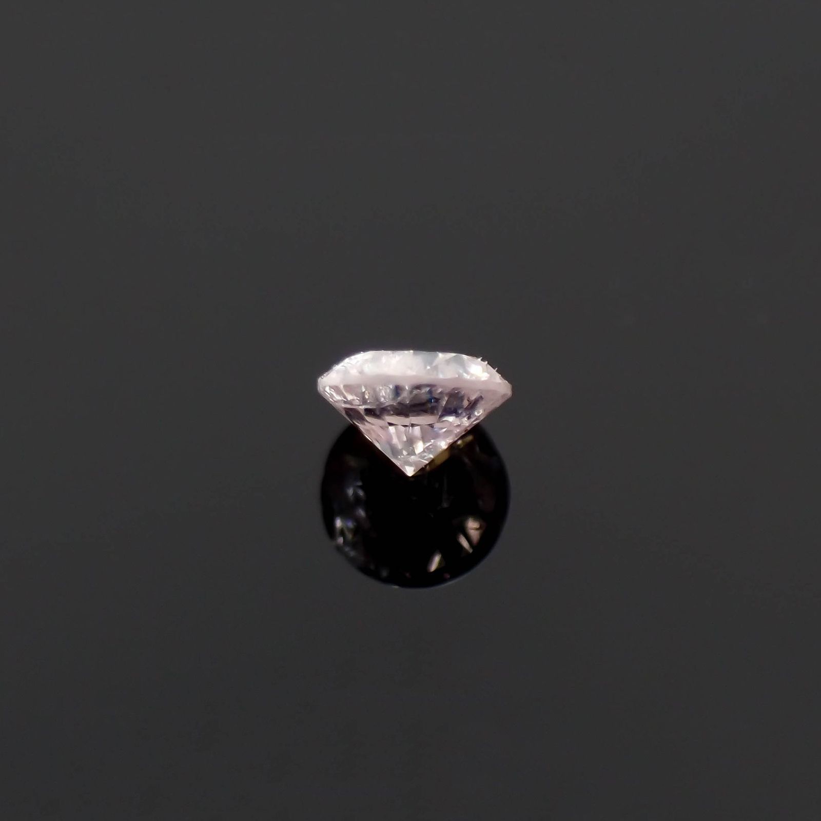 ピンクダイヤモンド(宝石名ダイアモンド I-2/VERY LIGHT BROWNISH PINK) 0.066ct ソ付(CGL)[230120139]2.52x2.57mm前後