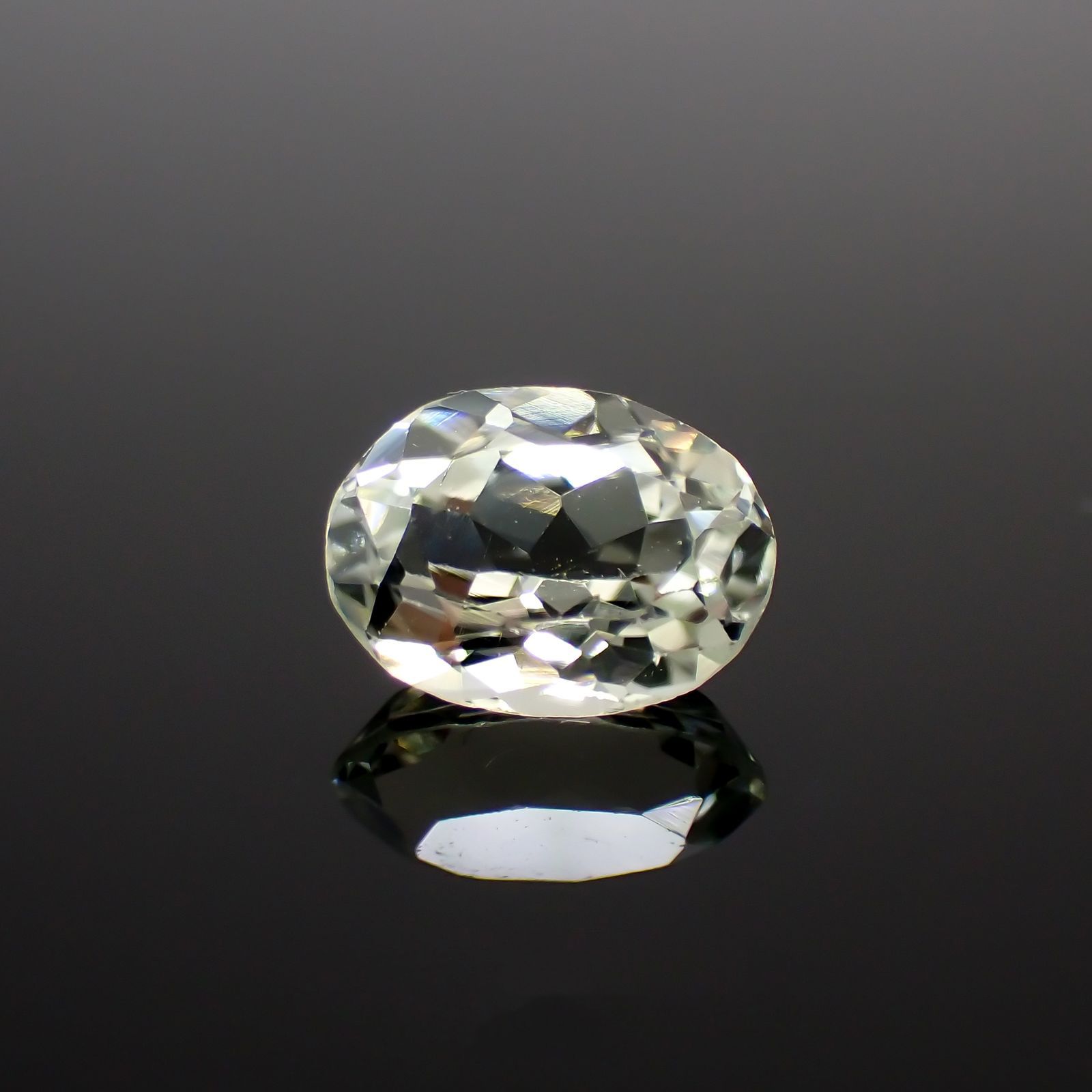 シリマナイト(宝石名シリマナイト)インド産 1.39ct 識別済[211113696]8x6.1mm前後