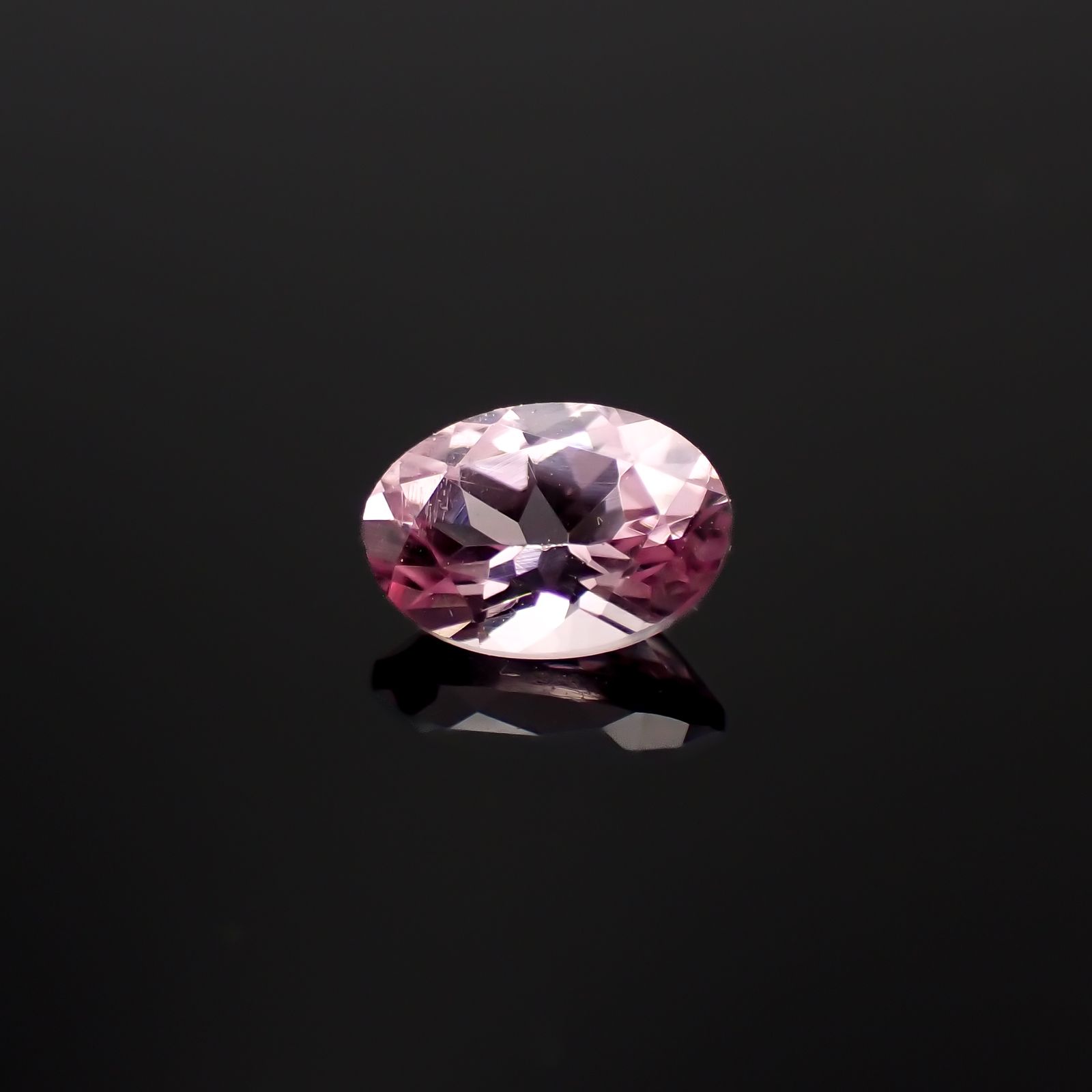 ドラゴンガーネット タンザニア産 0.59ct[230421453]5.8x4.1mm前後