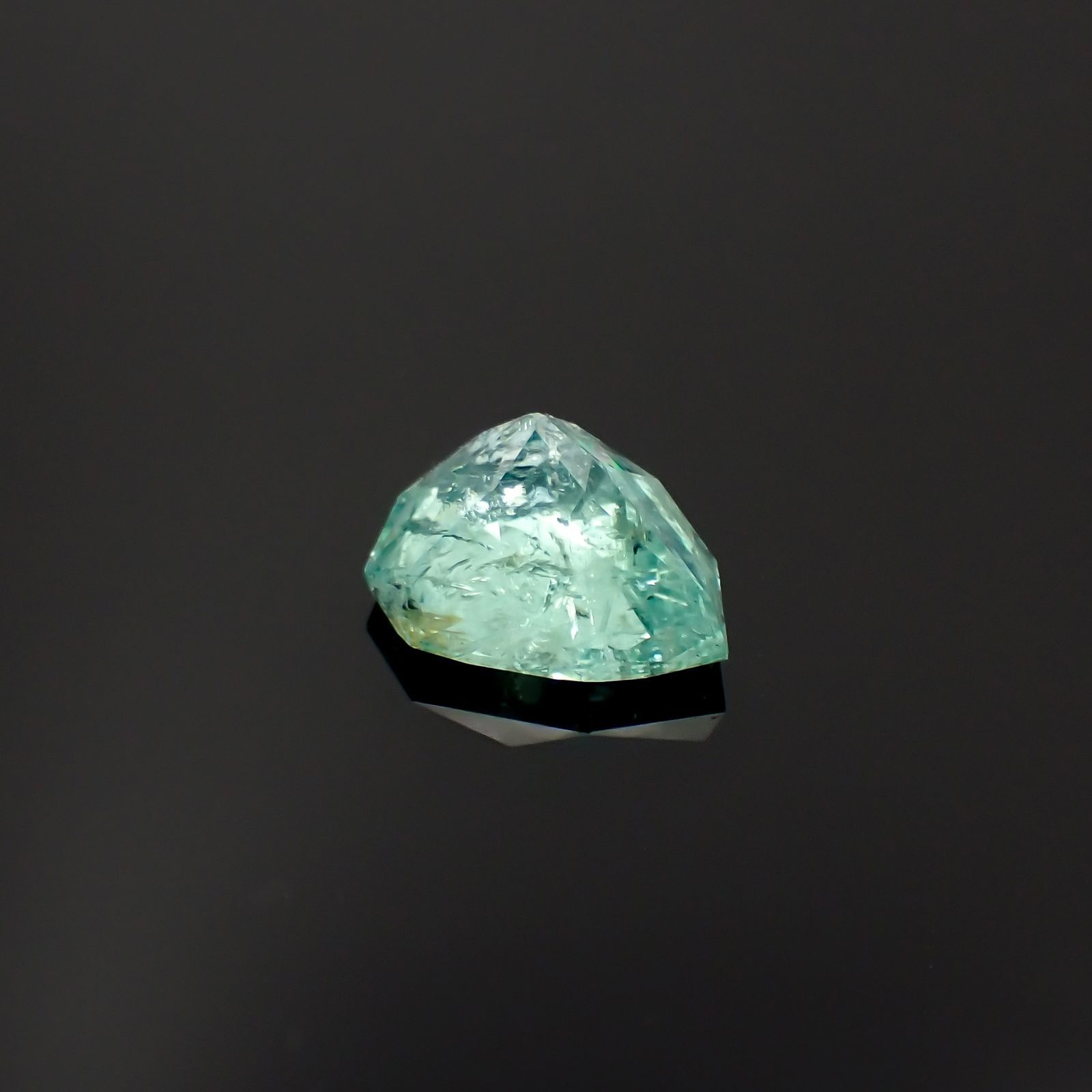 ◇カスタムカット◇パライバトルマリン モザンビーク産 6.53ct / 14.2x12.1mm前後 [230622509]