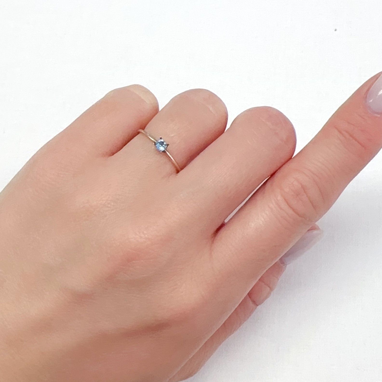 サンタマリアアクアマリン ブラジル産 0.10ct[240225982]3x3mm前後