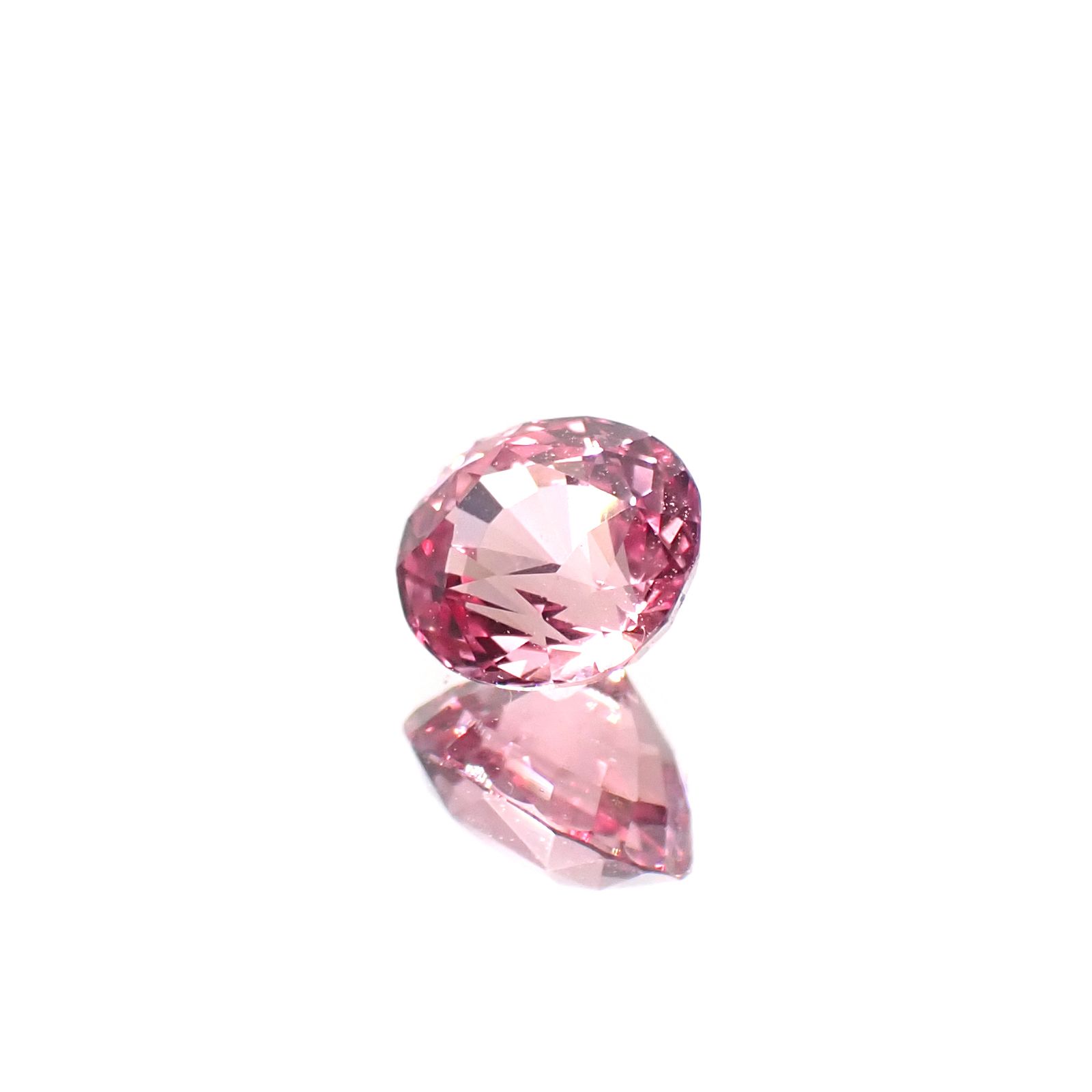 パパラチャサファイア(宝石名サファイア/別名パパラチャ・サファイア)スリランカ/マダガスカル産 DGL鑑付 0.919ct / 5.81x5.12mm前後 [251031286]