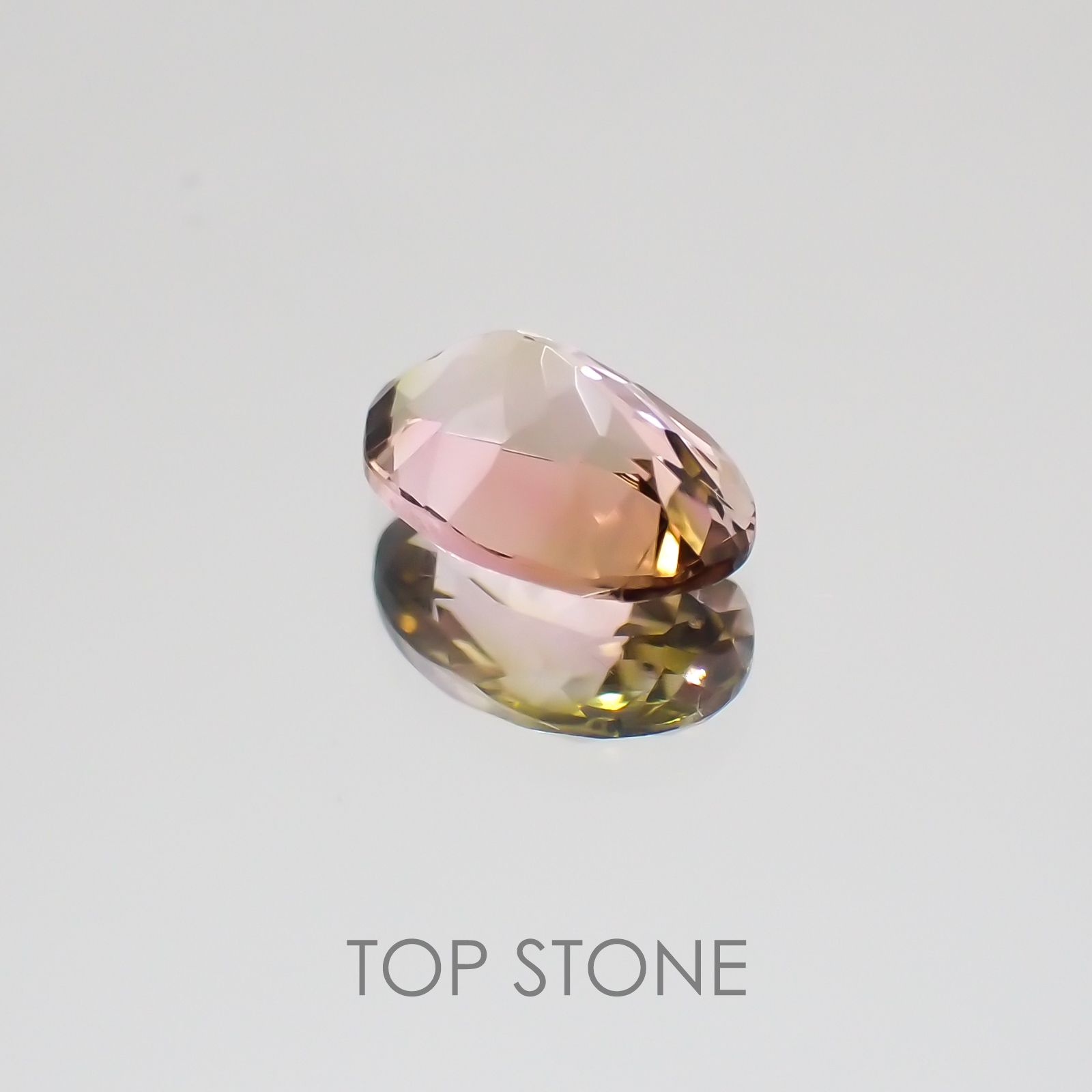 バイカラートルマリン ブラジル産 ルース 0.68ct[20128998]6.9×4.6mm前後