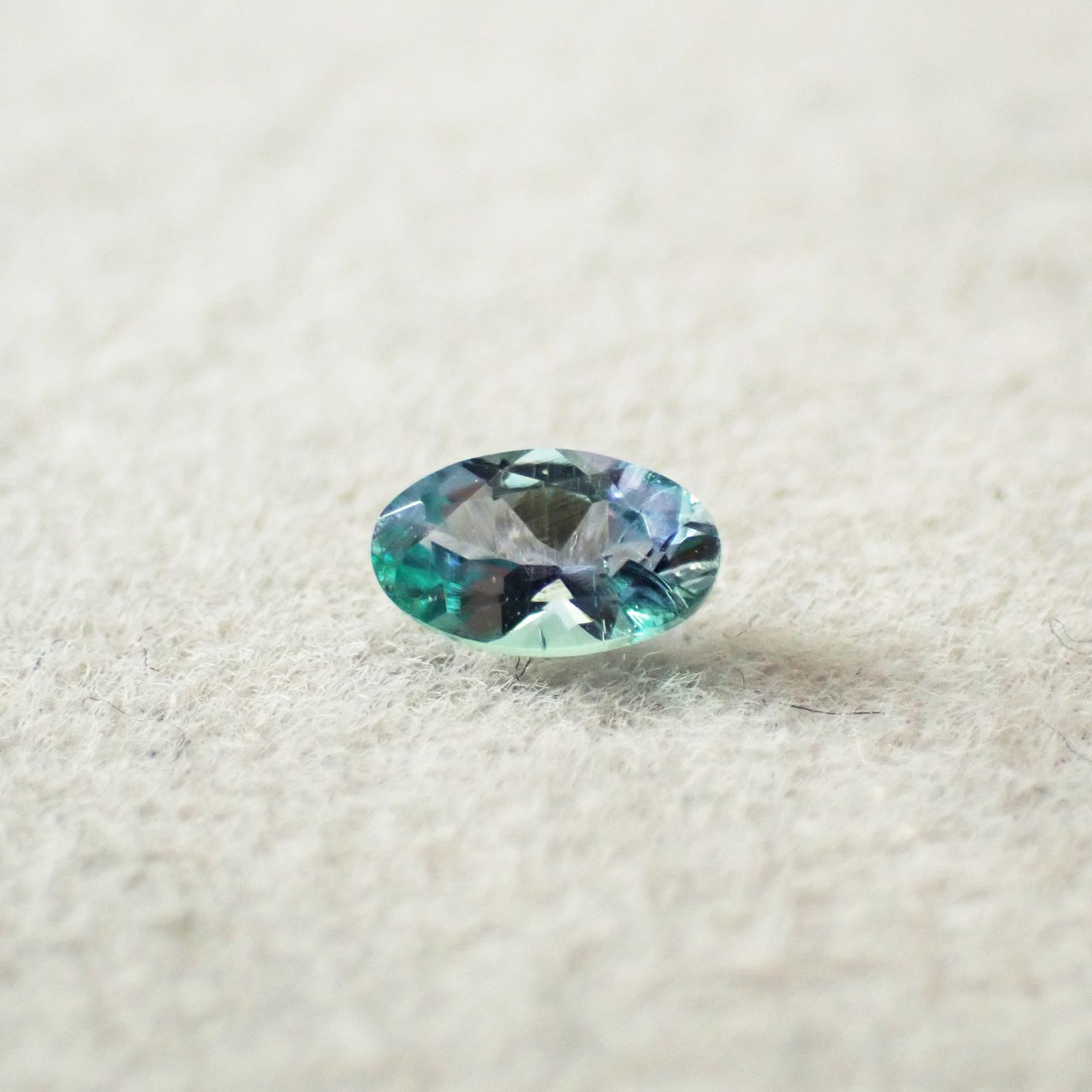 ブルーコーネルピン(宝石名コーネルピン)タンザニア産 識別済 0.26ct / 5x2.9mm前後 [251019225]