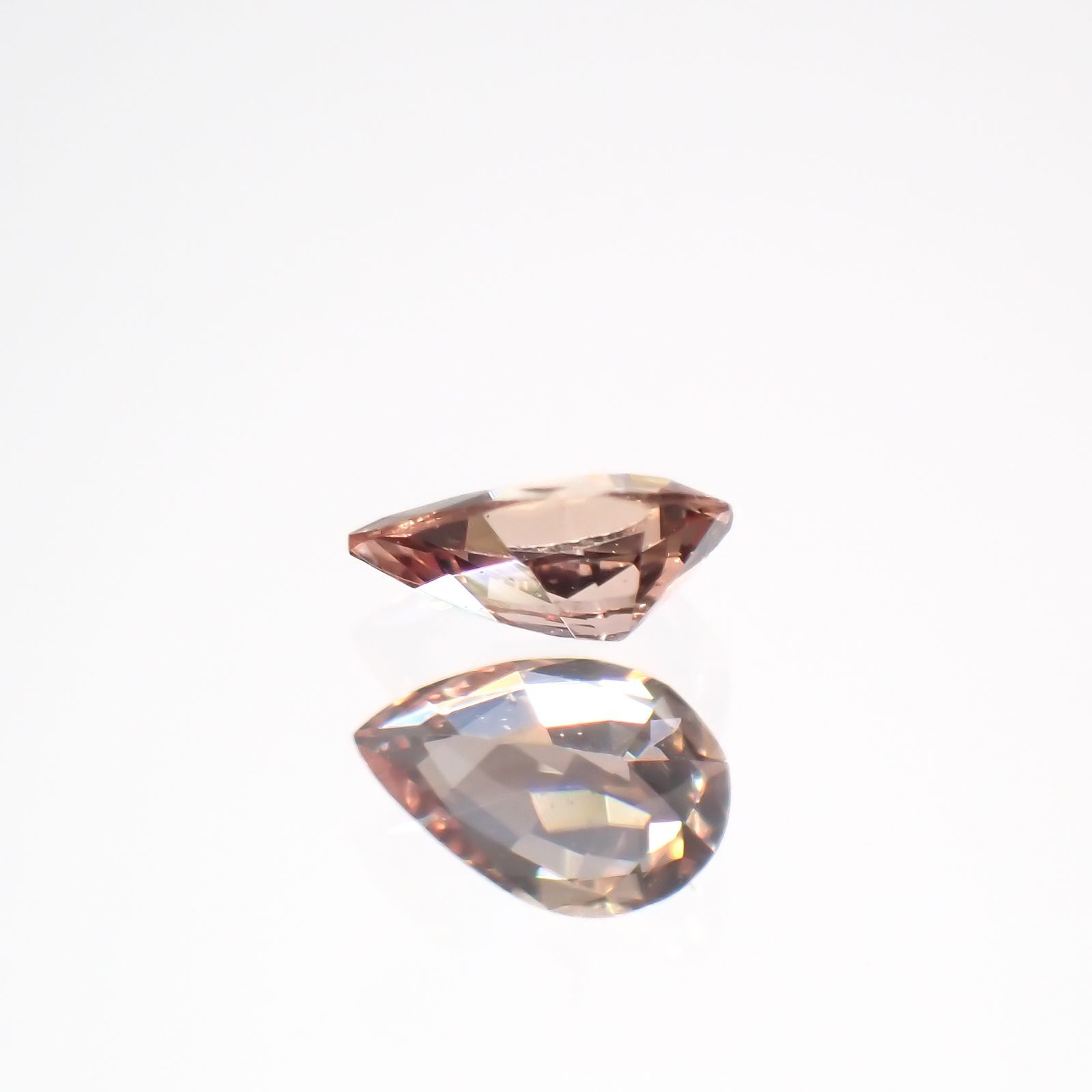 パパラチャサファイア(宝石名サファイア/別名パパラチャ・サファイア)スリランカ産 0.048ct ソ付[221219647]2.95x2mm前後