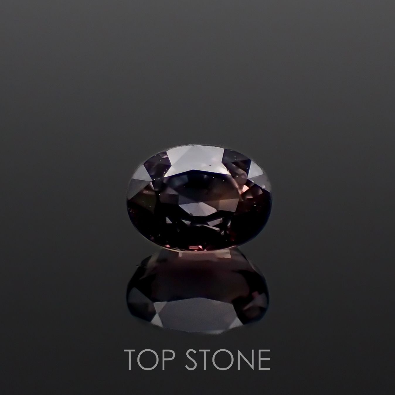 カラーチェンジサファイア非加熱(宝石名カラーチェンジ・サファイア)タンザニア産 0.85ct 識別済[230320839]5.5x4mm前後