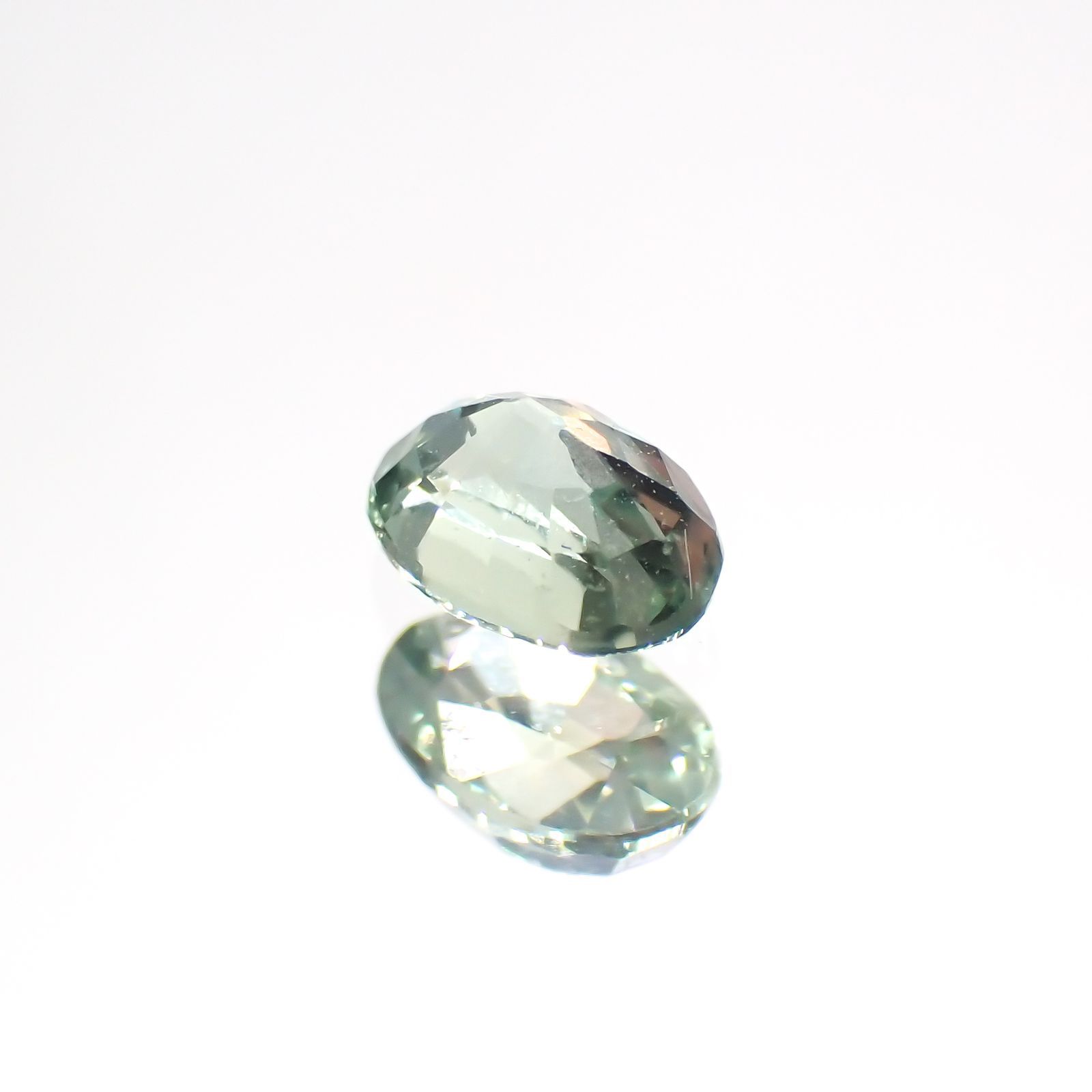 アレキサンドライト(宝石名アレキサンドライト)マダガスカル産 0.34ct 識別済[220114615]4.6x3.2mm前後