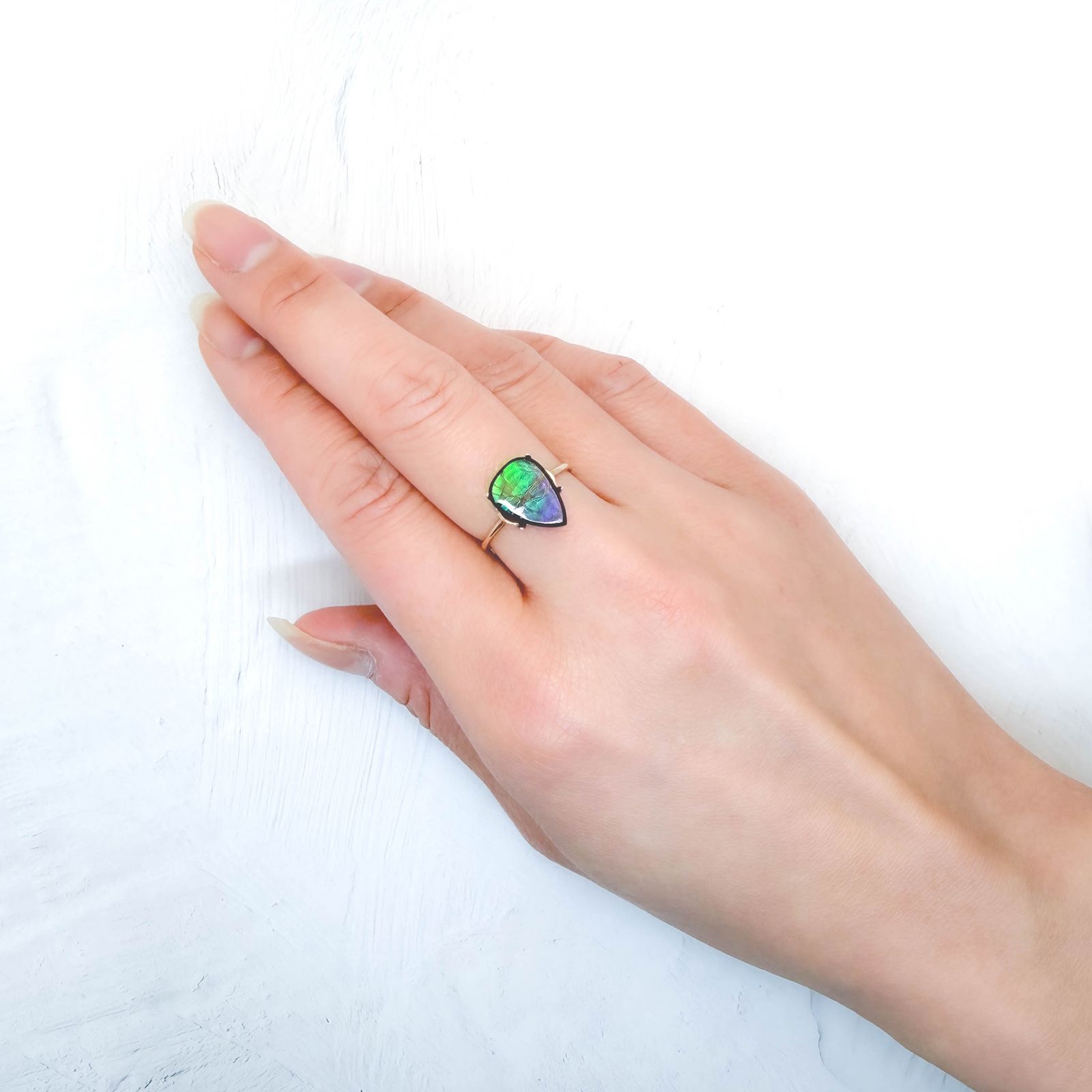 アンモライト トリプレット カナダ産 3.58ct / 12.3x8.7mm前後 [260331789]