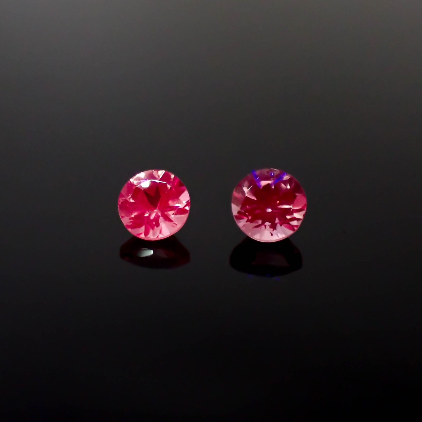◇ペアセット◇ピンクスピネル タンザニア産 0.43ct(2pcs合計) [250730789]3.5x3.4mm前後