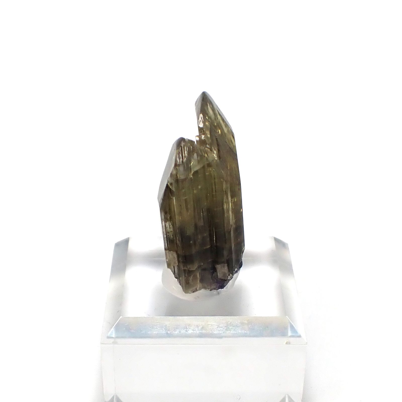 ゾイサイト原石 タンザニア産 アクリル台座付き 191.64ct(38.32g) / 16.5x25.2x35mm前後 [260632371]