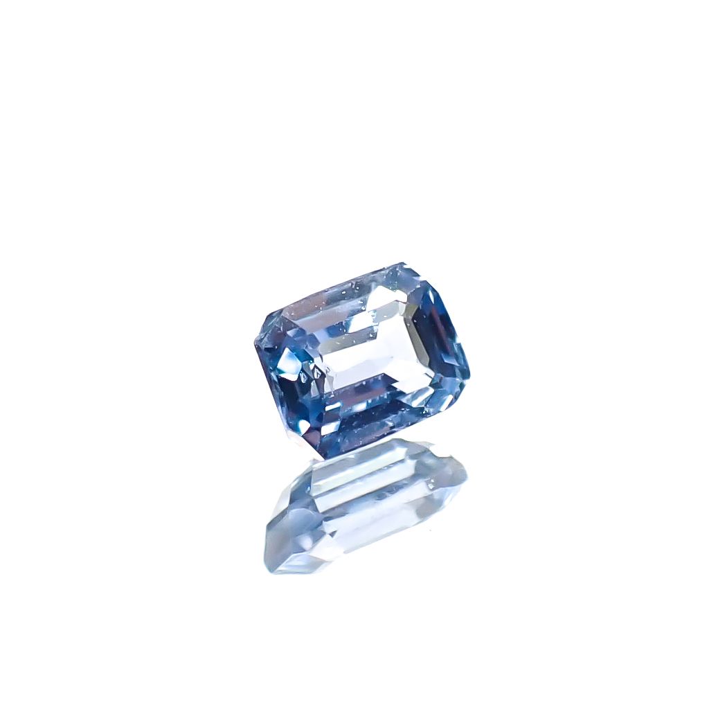アイスブルーサファイア スリランカ産 0.27ct [241229591]3.9x2.9mm前後