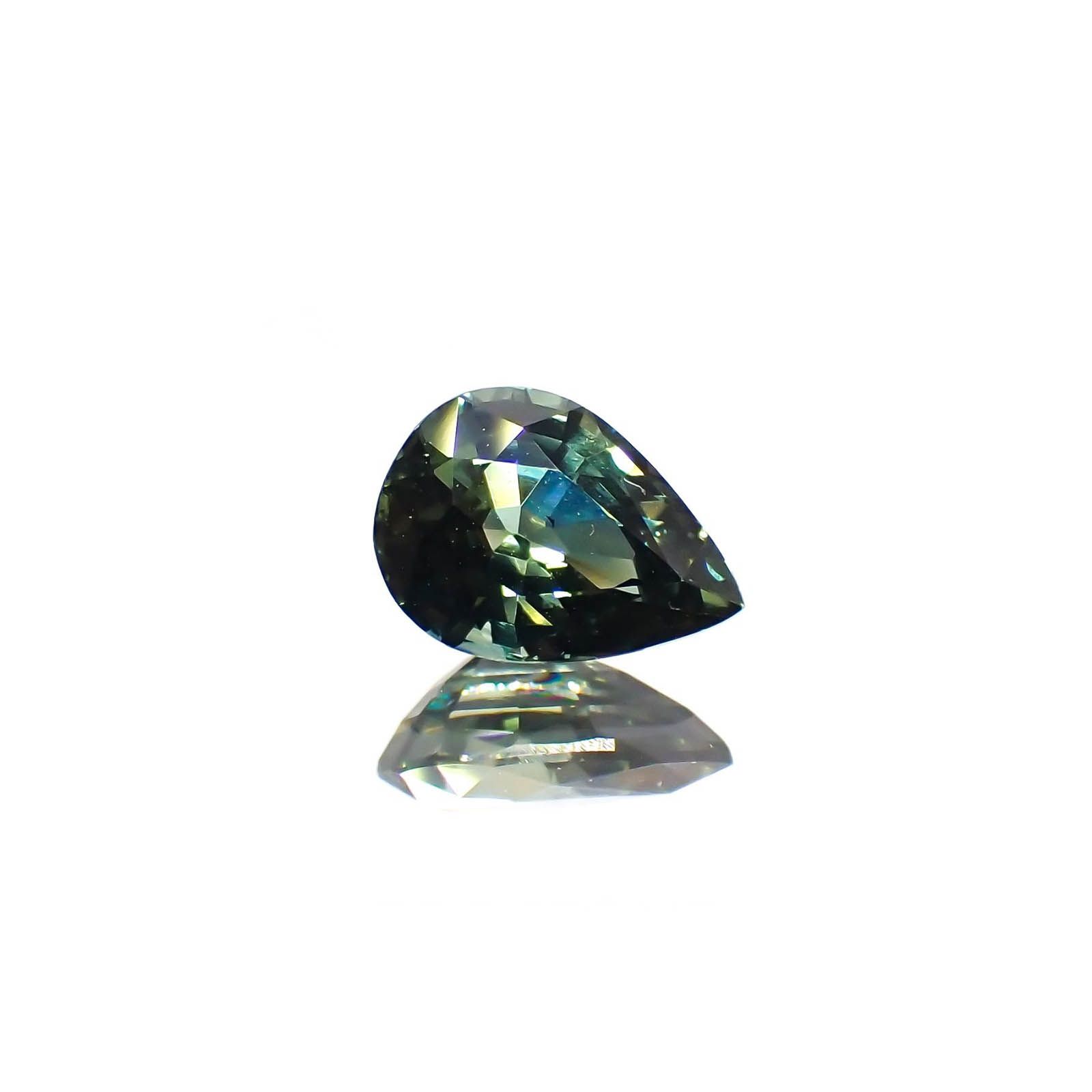 バイカラーサファイア(宝石名サファイア)マダガスカル/オーストラリア産 0.90ct 識別済[250114841]7.1x5.1mm前後