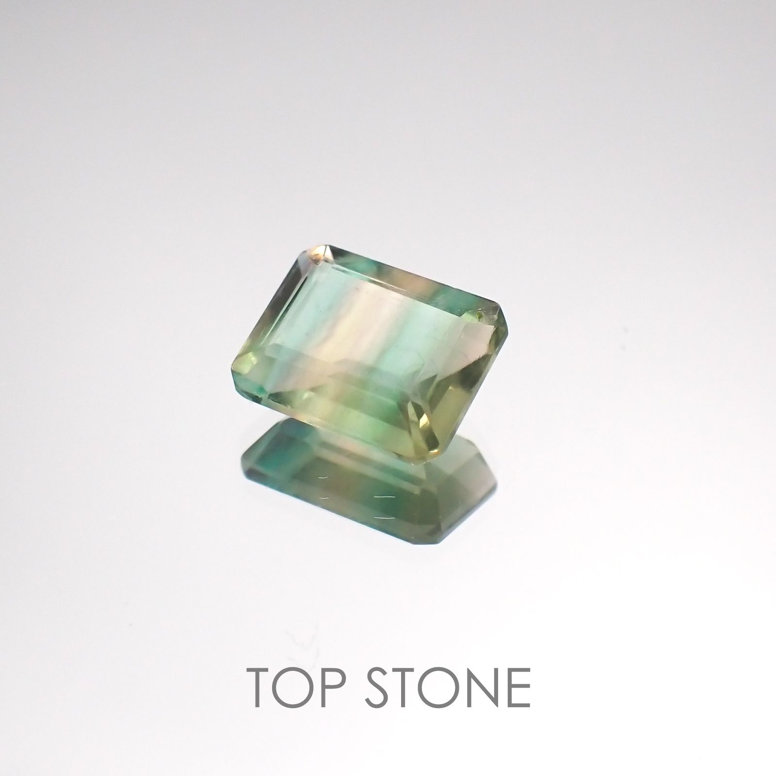 バイカラーフローライト ブラジル産 ルース 3.48ct[21028515]10×7.8mm前後