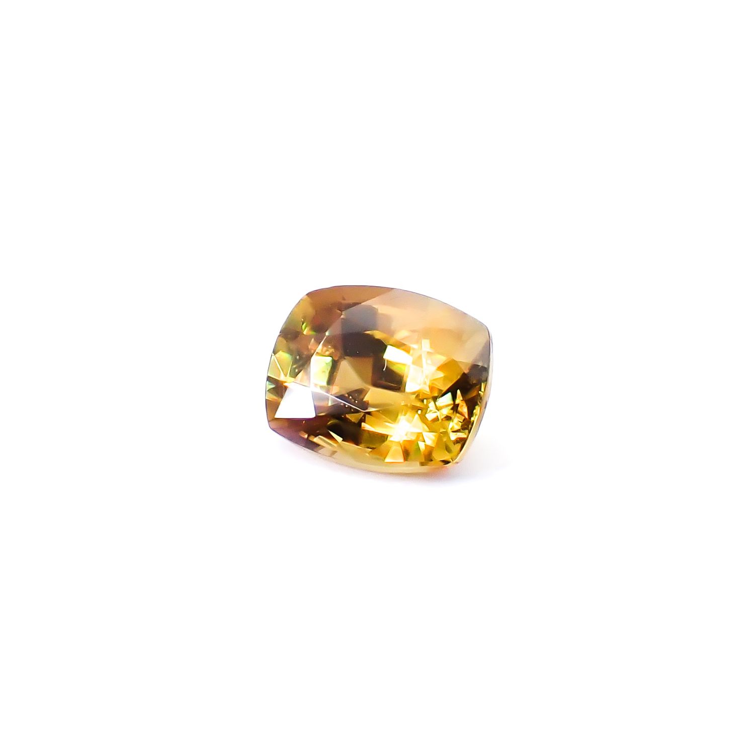ゴールデンスフェーン マダガスカル産 1.28ct / 7.1x5.7mm前後 [260632353]