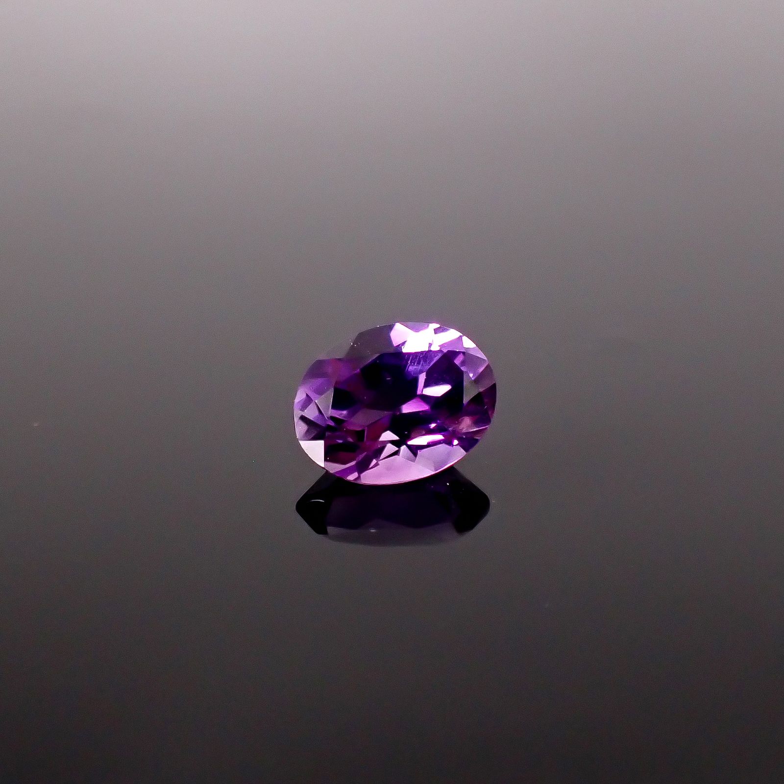 カラーシフトアメジスト ブラジル/ウルグアイ産 1.86ct / 9.3x7.2mm前後 [260131638]