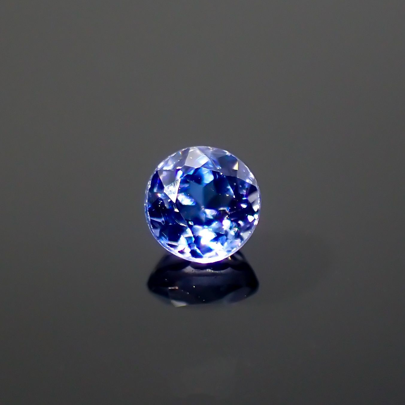ベニトアイト(宝石名ベニトアイト) アメリカ・カリフォルニア産 0.13ct 識別済[210712167]2.8×2.8mm前後