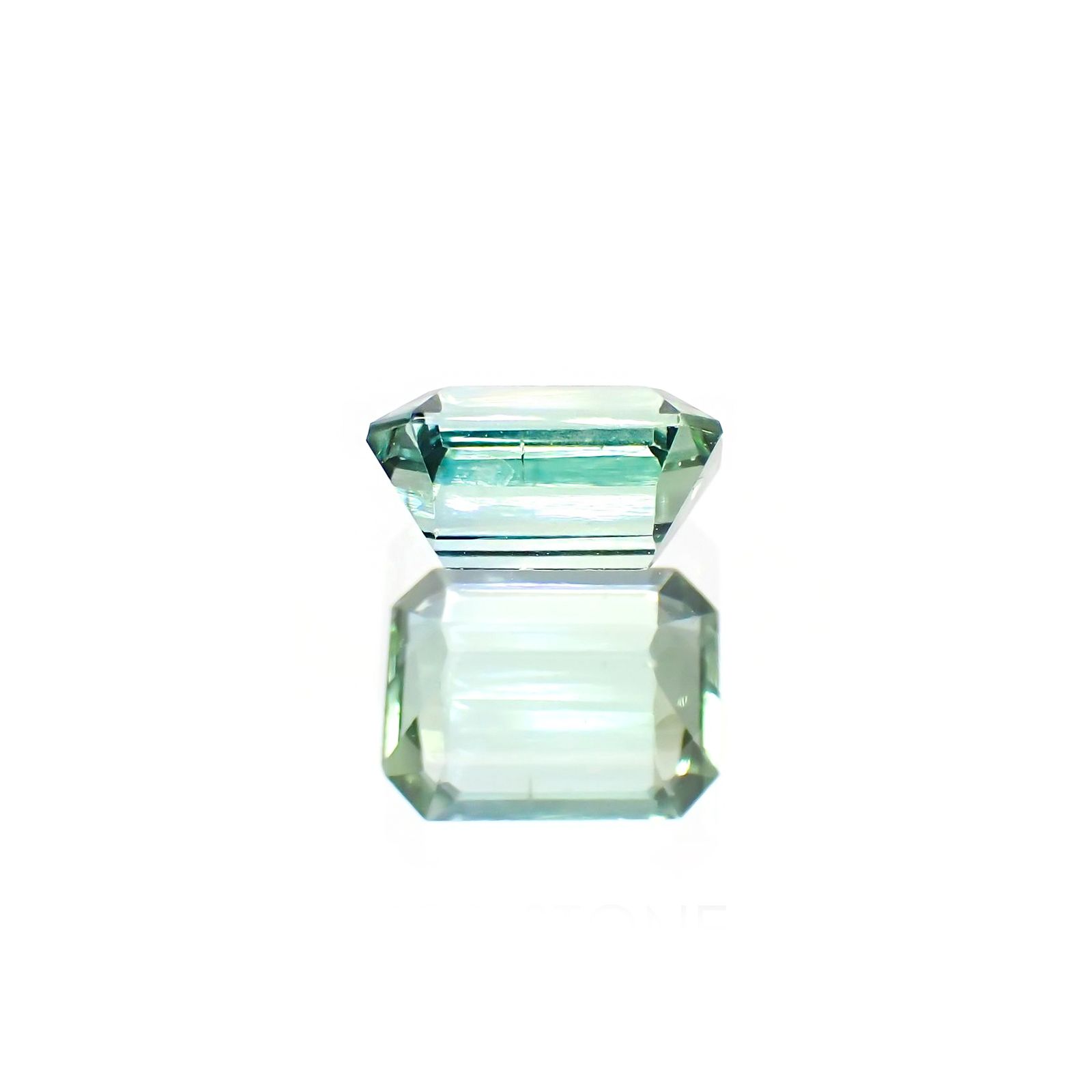 グリーントルマリン アフガニスタン産 0.86ct / 6.4x5mm前後 [220114109]