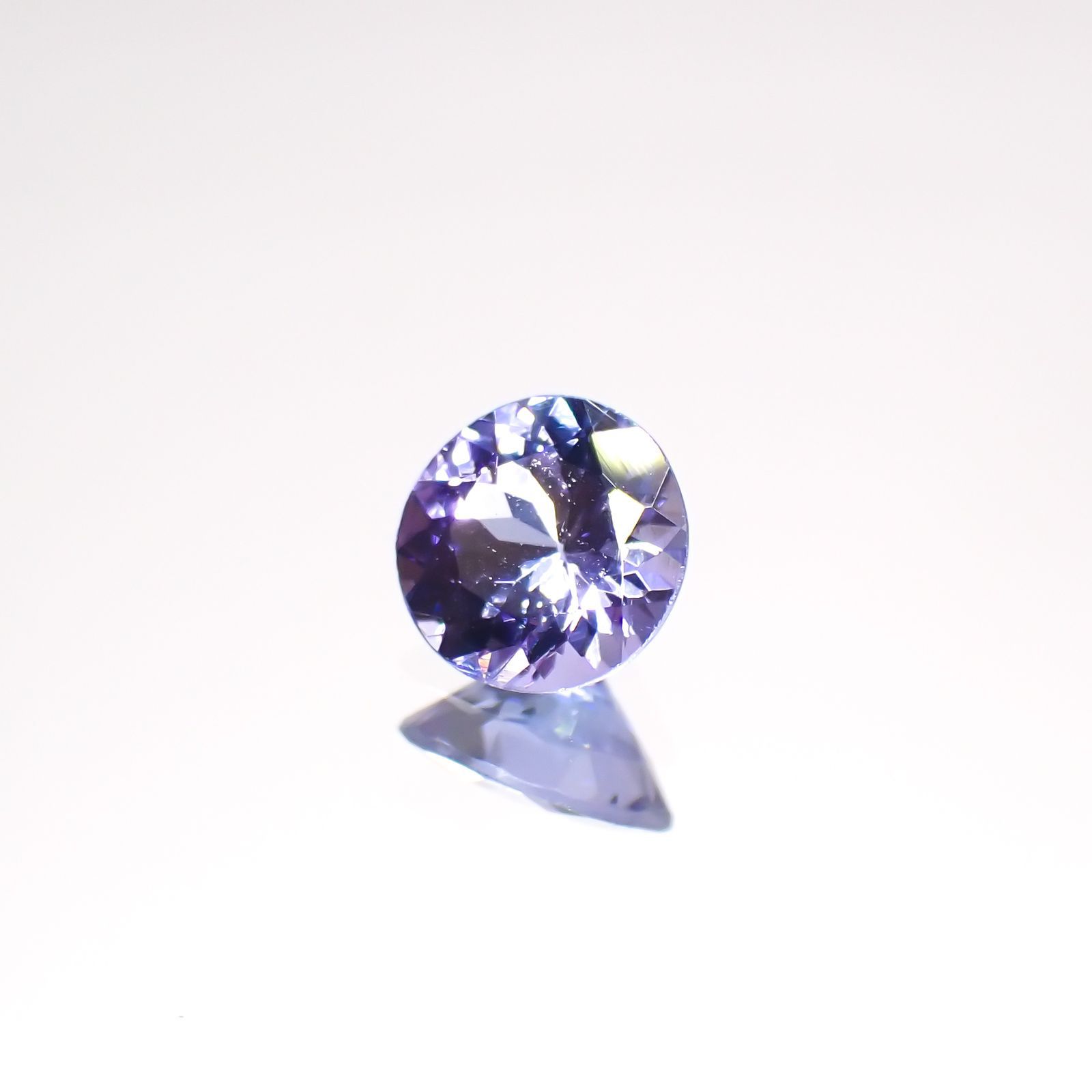 タンザナイト(宝石名タンザナイト)タンザニア産 0.67ct 識別済[220516040]5.9x5.9mm前後